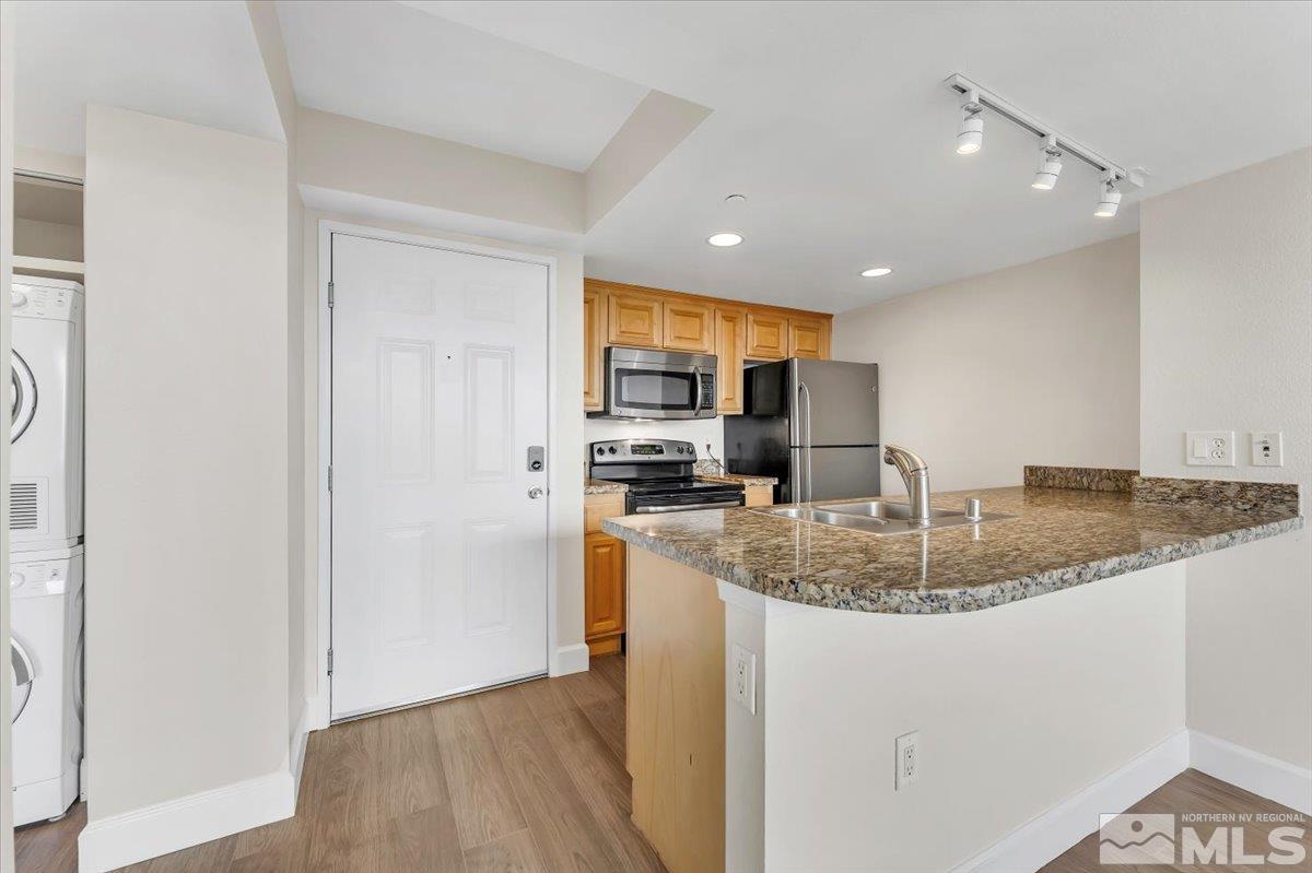 Photo #6: 240014850 Listing 