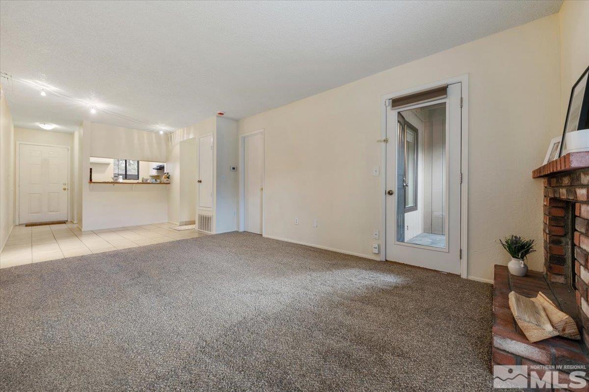 Photo #3: 240014926 Listing 