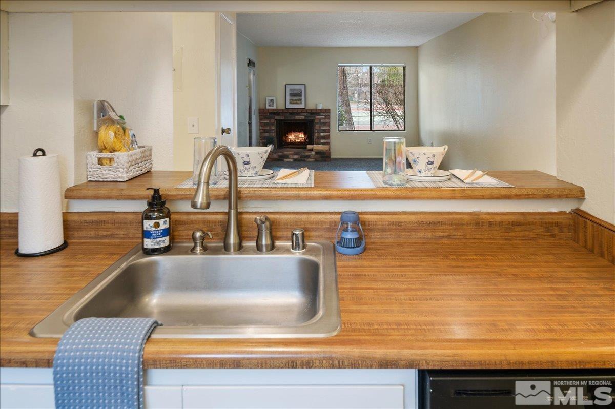 Photo #6: 240014926 Listing 