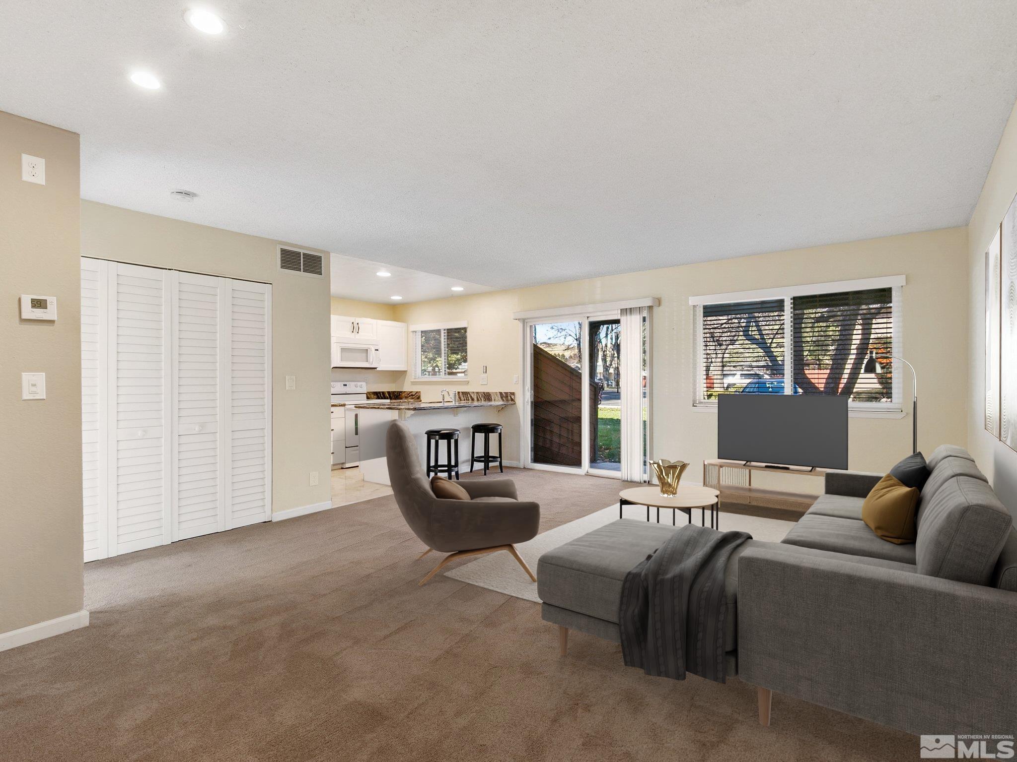 Photo #2: 240014965 Listing 