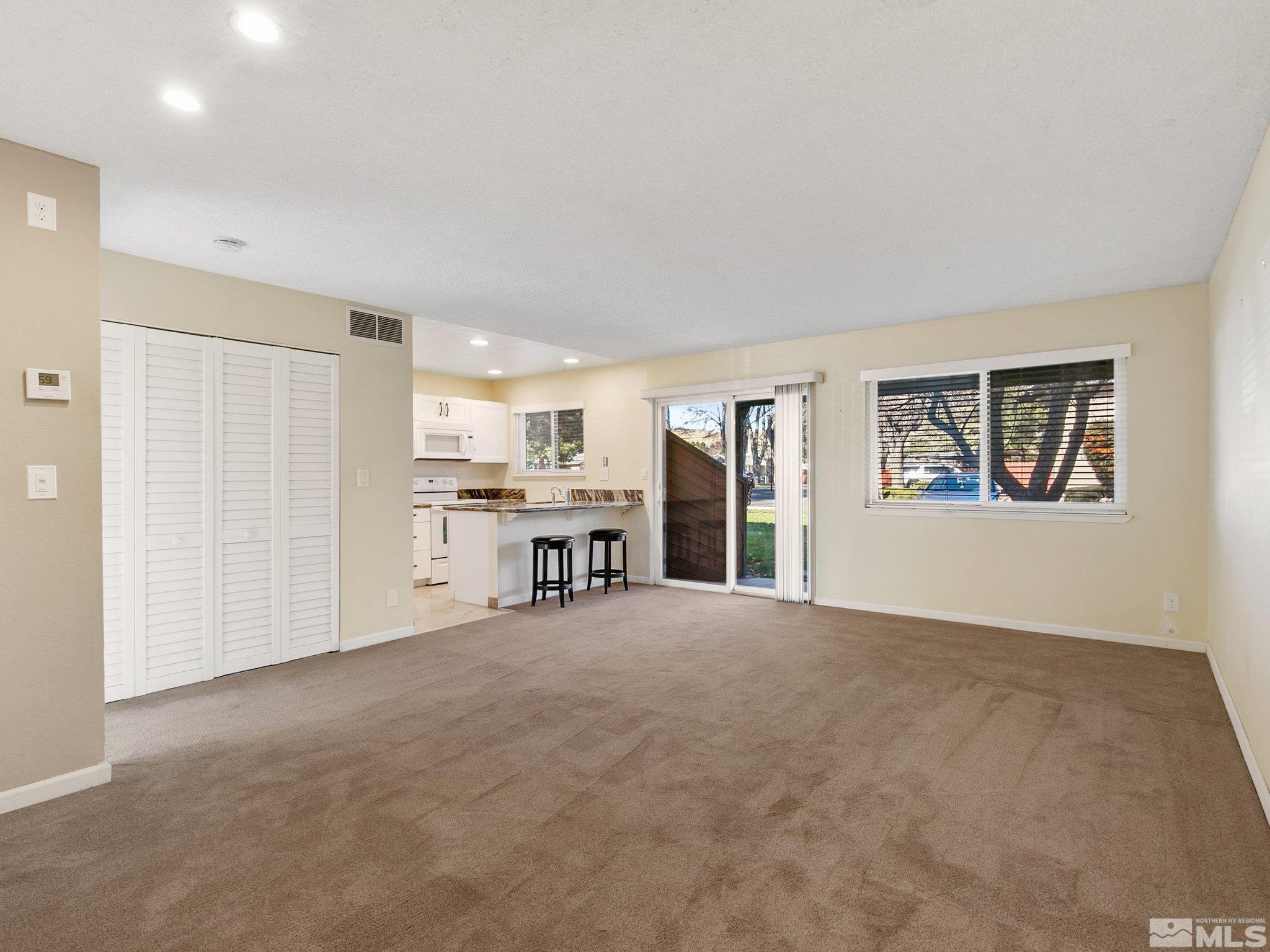 Photo #3: 240014965 Listing 
