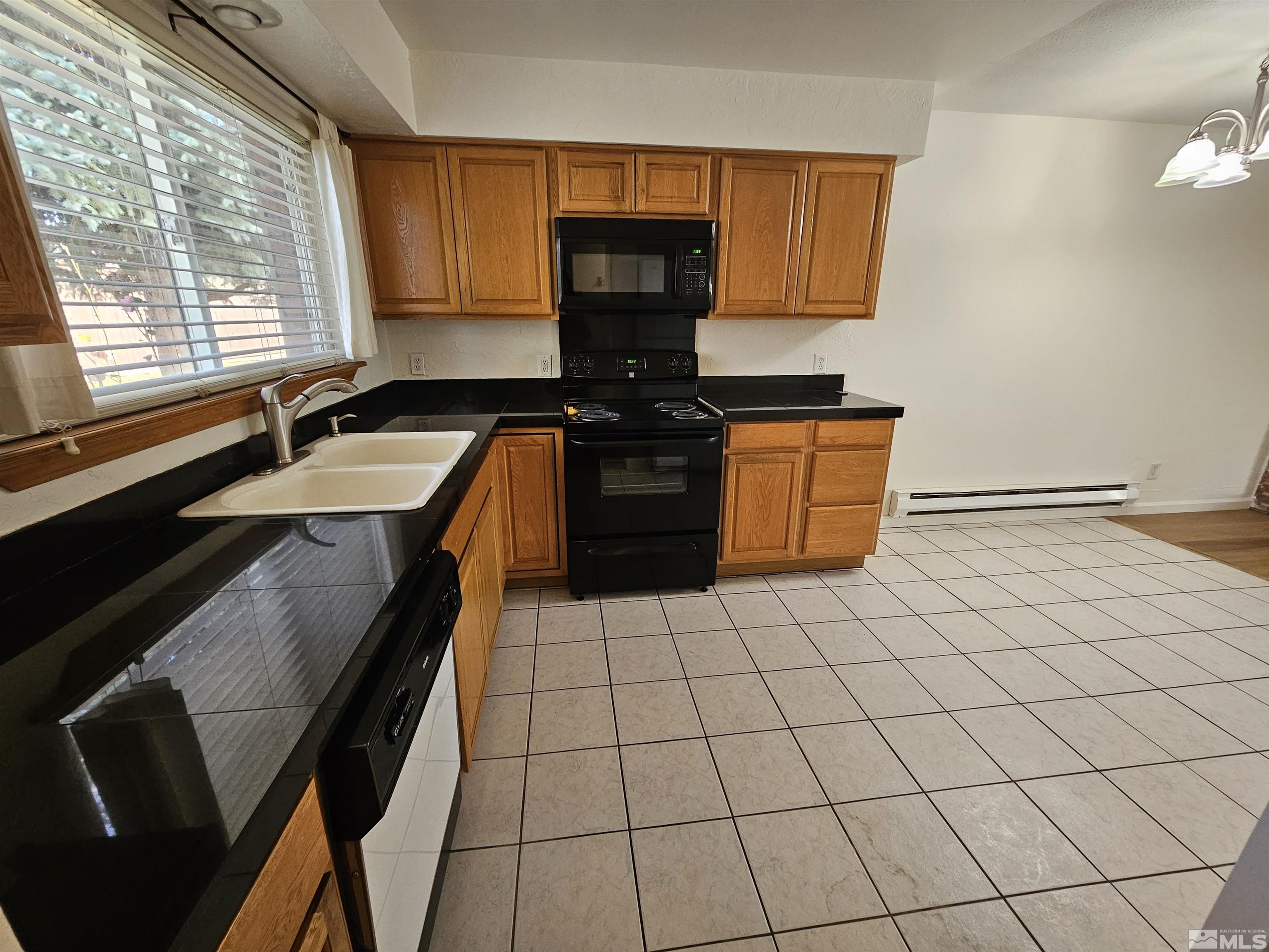 Photo #5: 240014981 Listing 