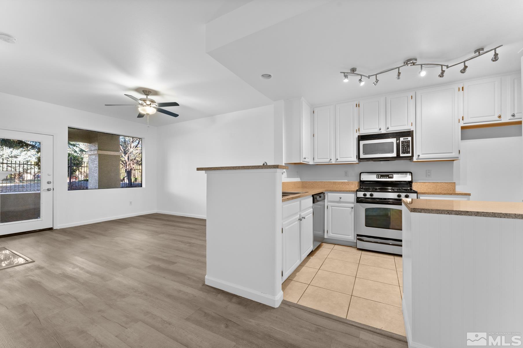 Photo #3: 240014991 Listing 