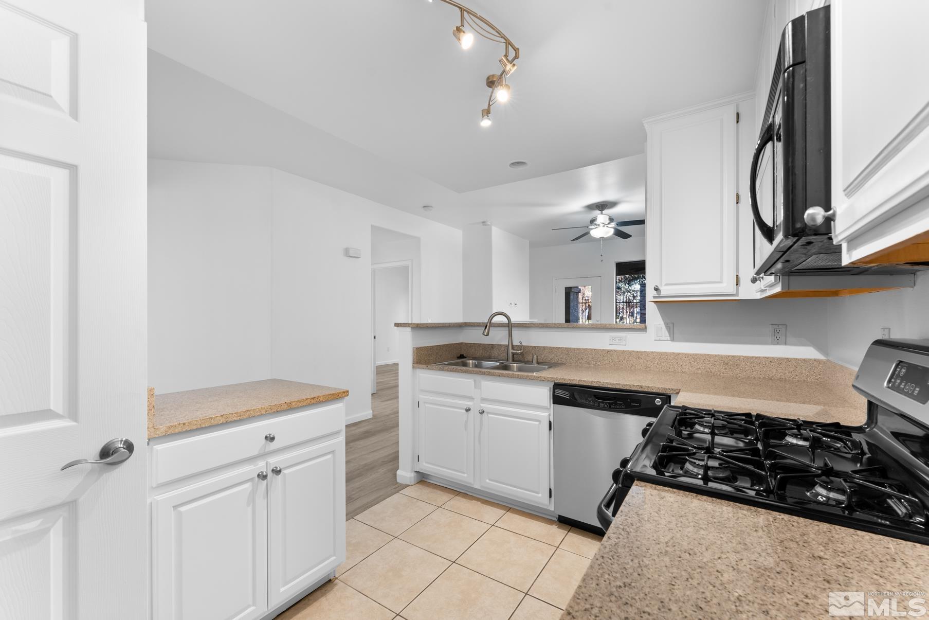 Photo #4: 240014991 Listing 