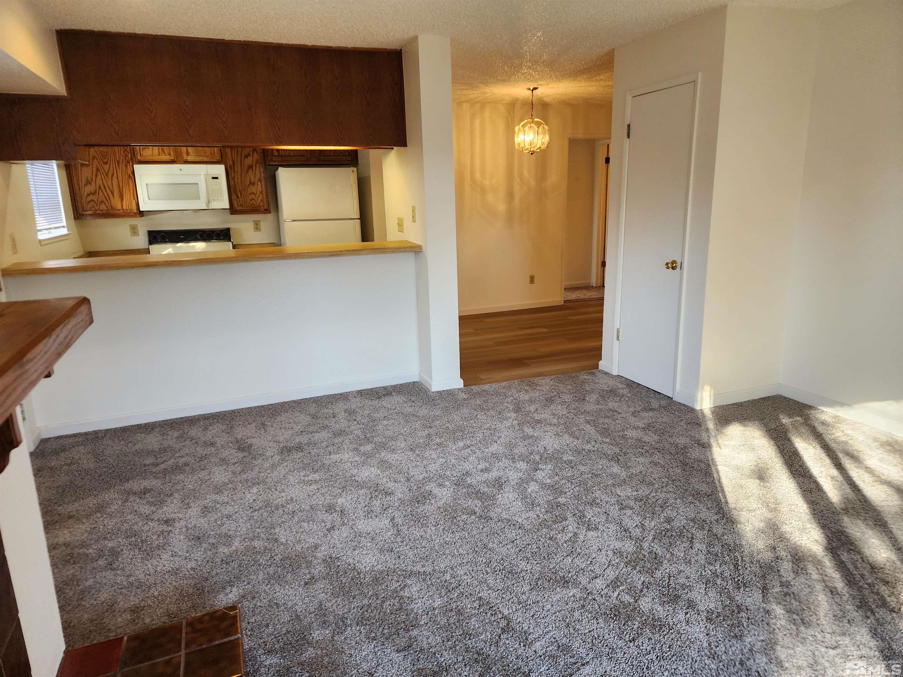 Photo #5: 240015031 Listing 