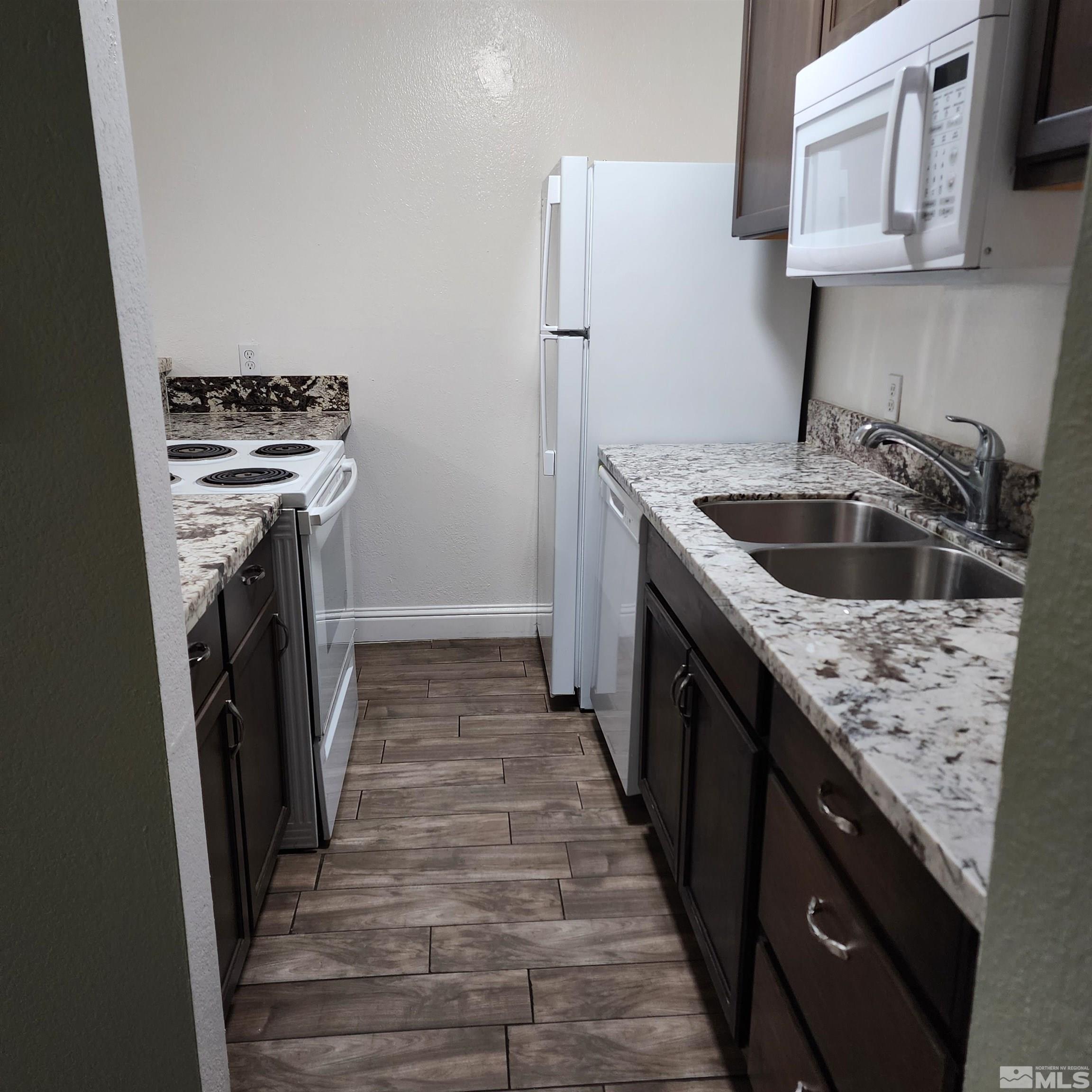 Photo #3: 240015054 Listing 