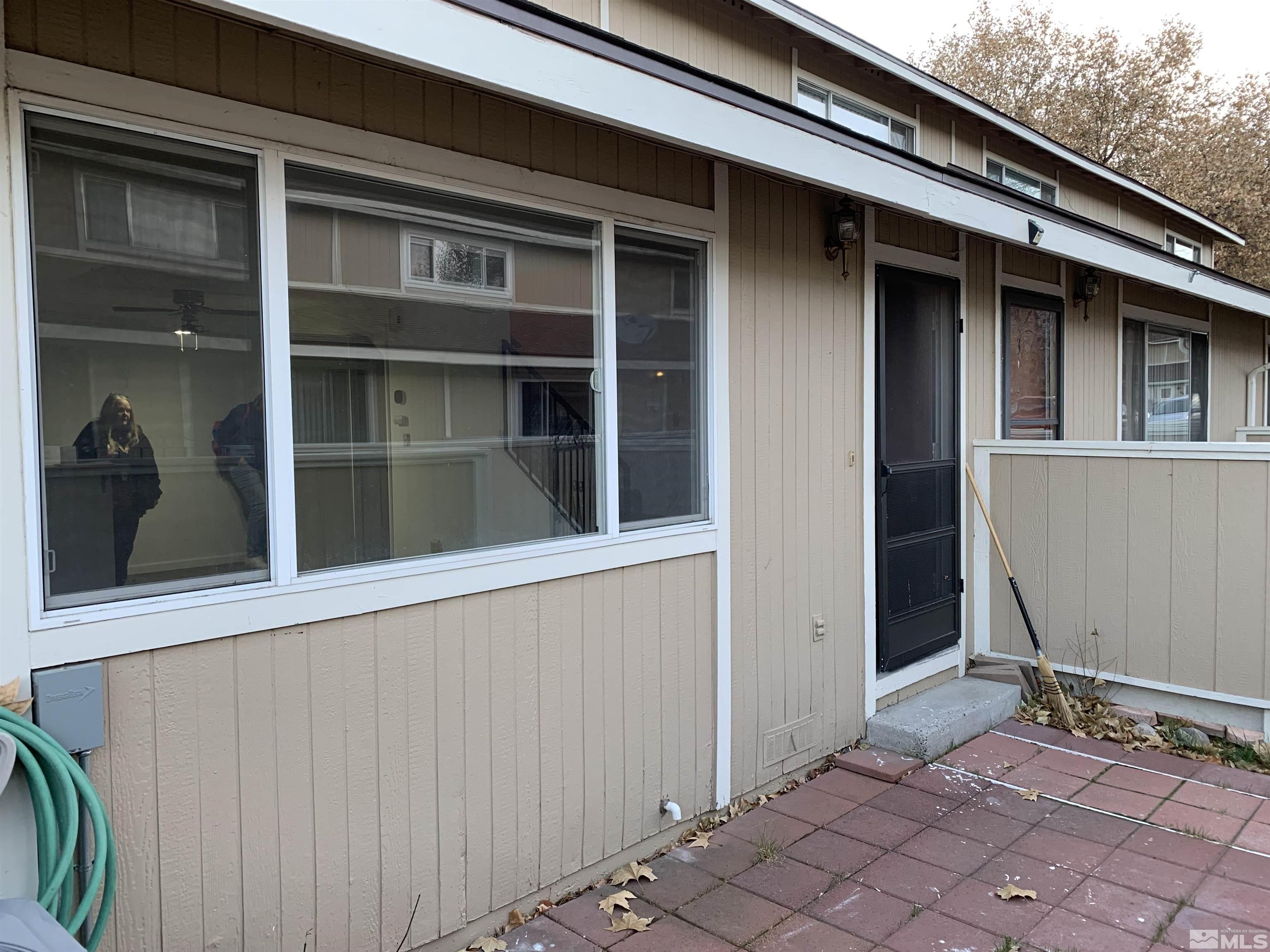 Photo #2: 240015105 Listing 