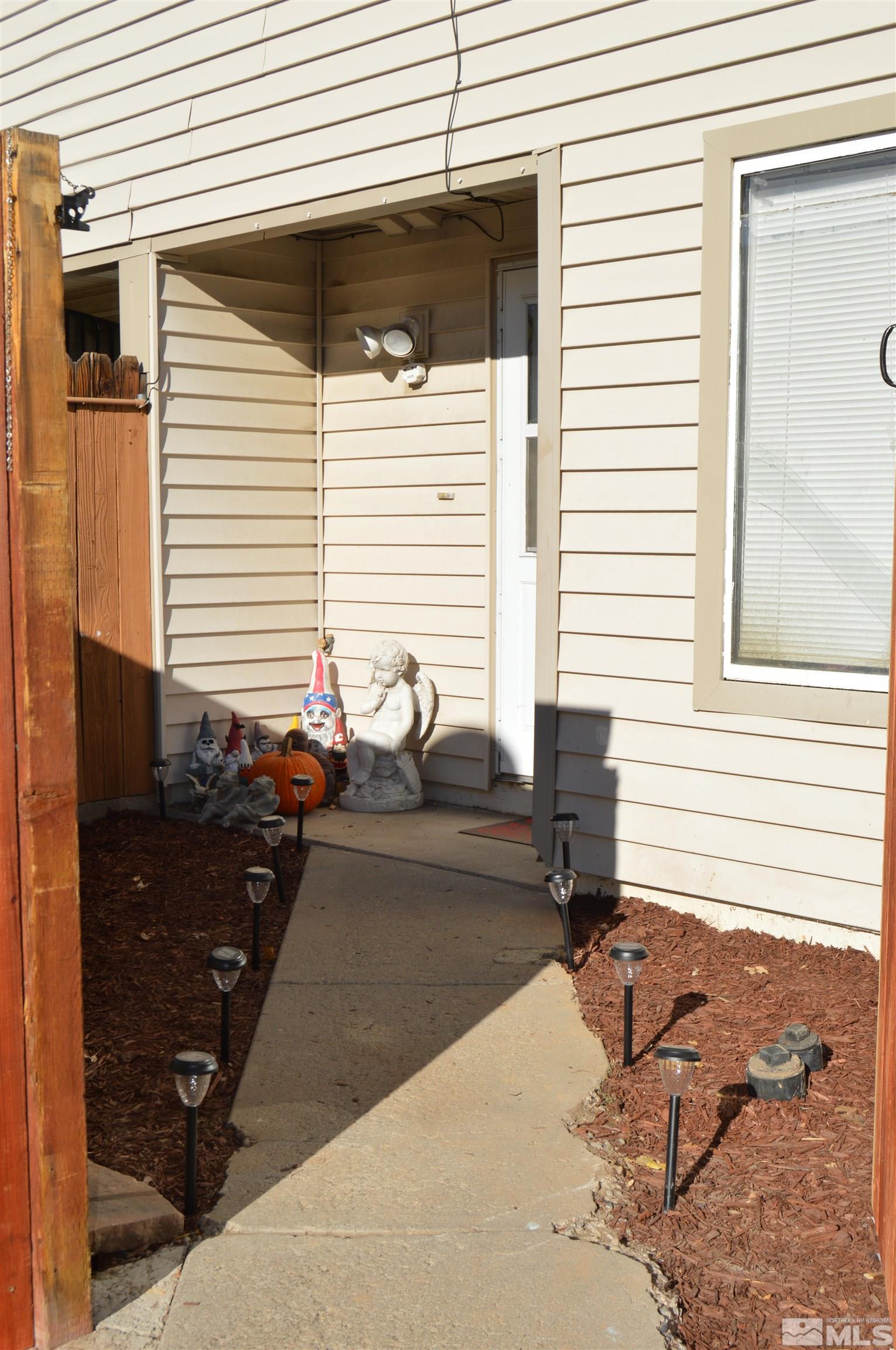 Photo #2: 240015190 Listing 