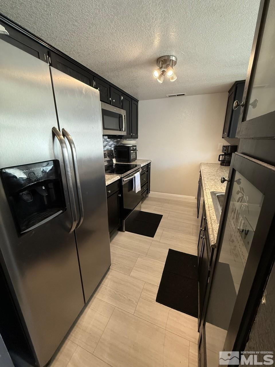 Photo #4: 240015190 Listing 