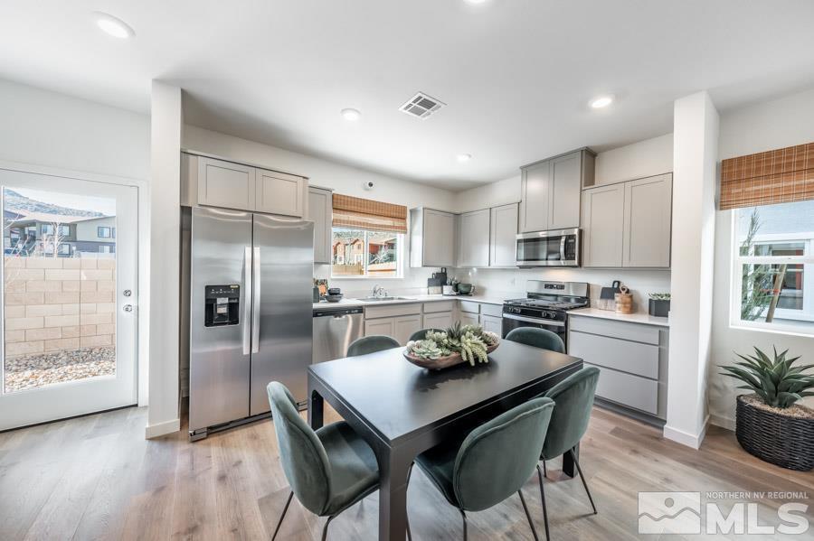 Photo #5: 240015323 Listing 
