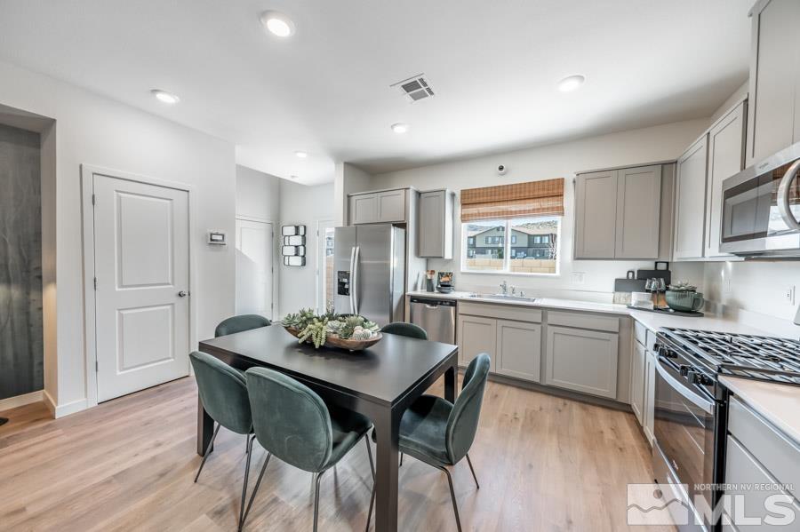 Photo #6: 240015323 Listing 