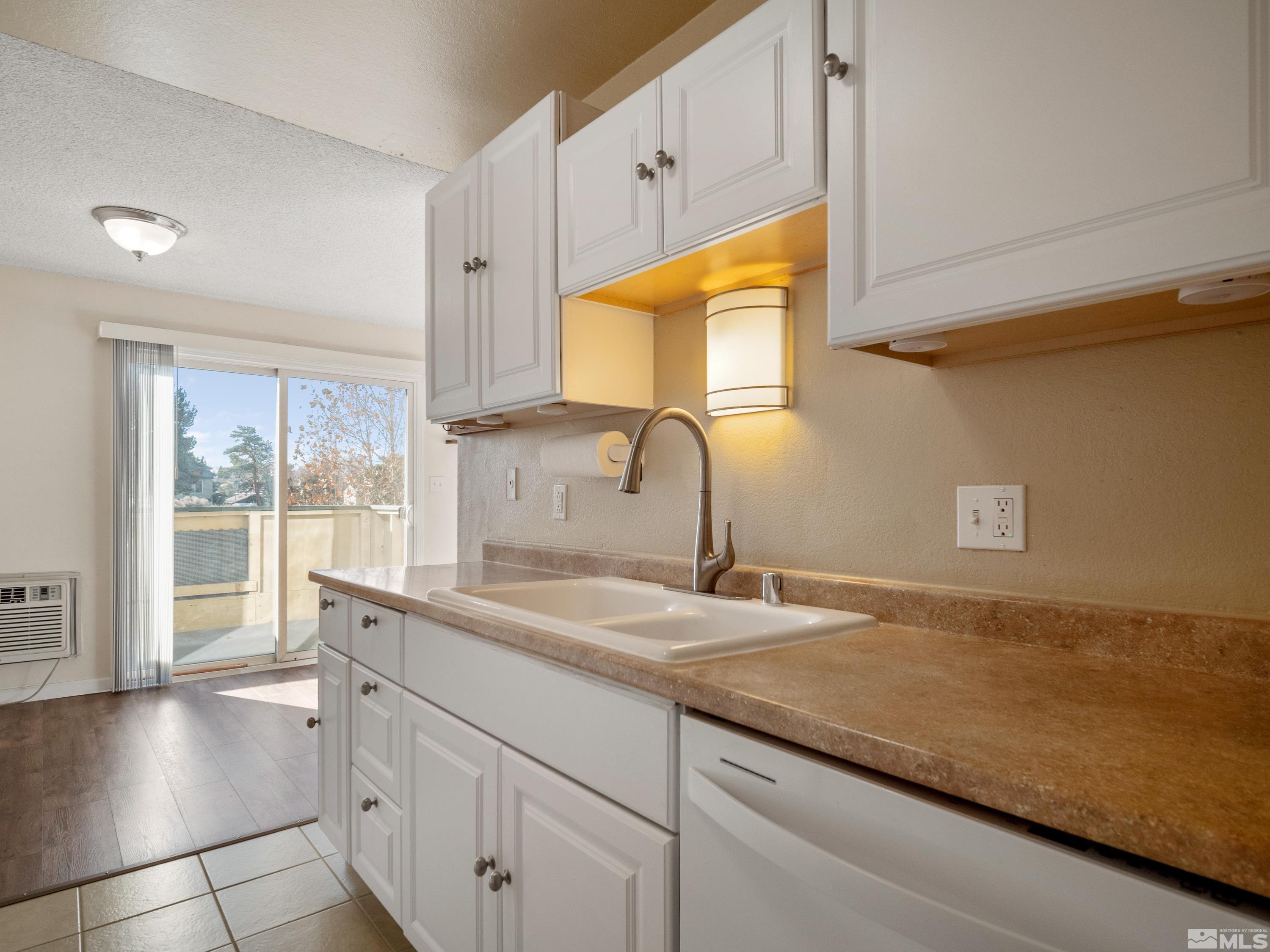 Photo #6: 240015344 Listing 