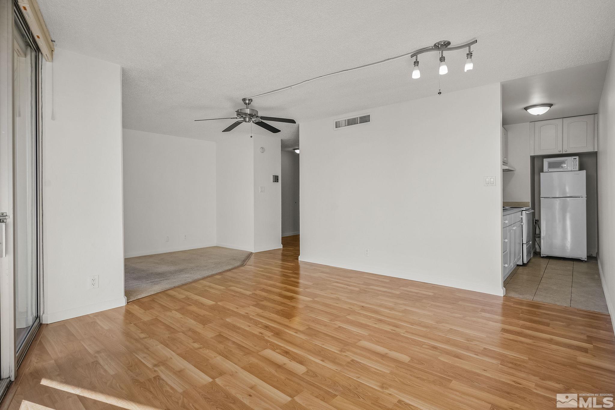 Photo #11: 240015400 Listing: Photo #11