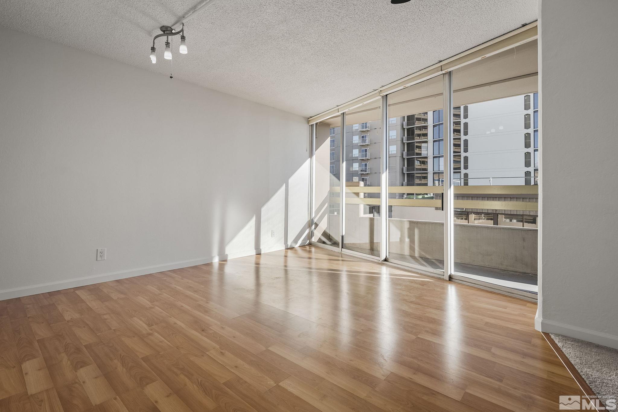 Photo #9: 240015400 Listing: Photo #9
