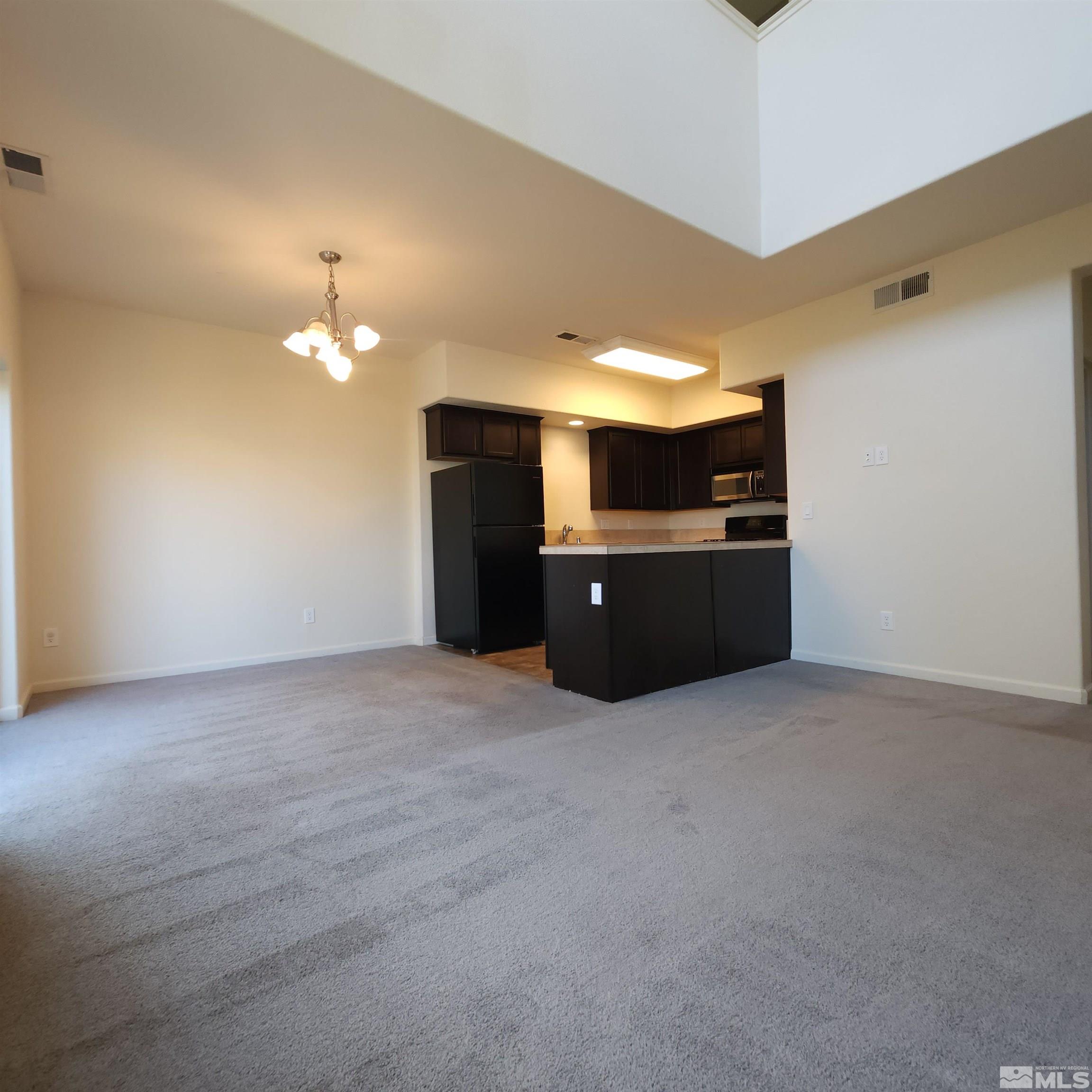 Photo #11: 240015415 Listing: Photo #11