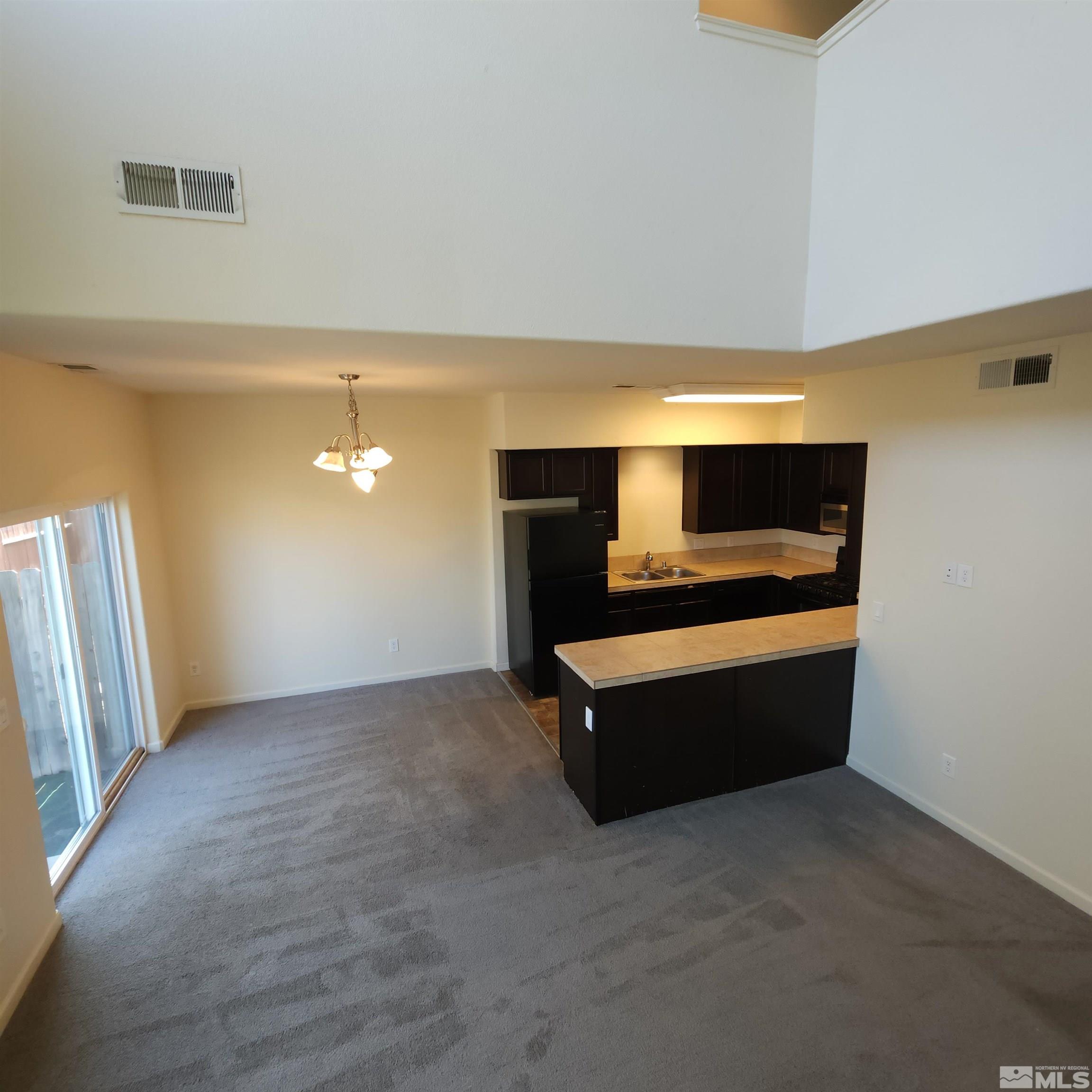 Photo #12: 240015415 Listing: Photo #12