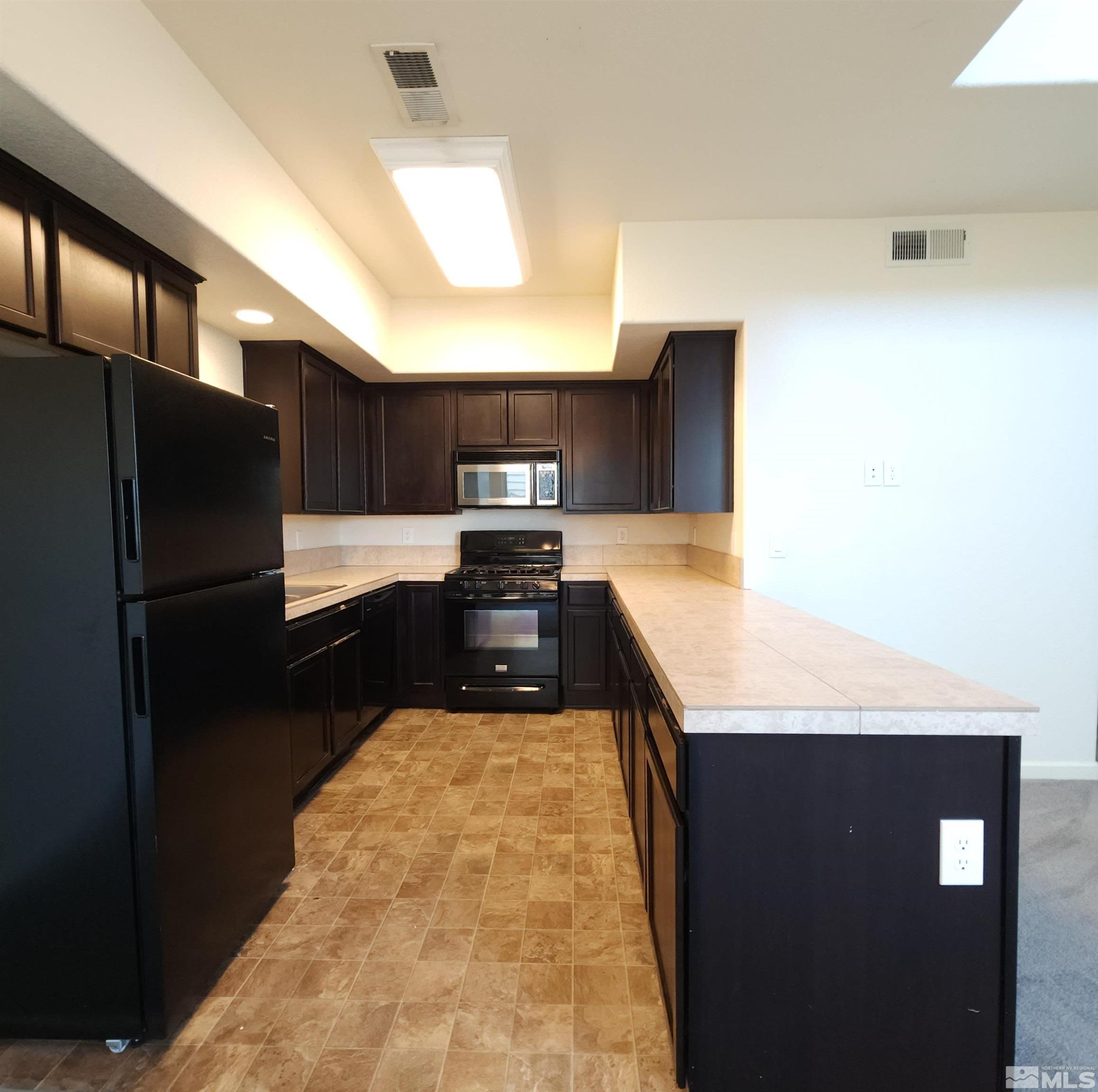 Photo #8: 240015415 Listing: Photo #8