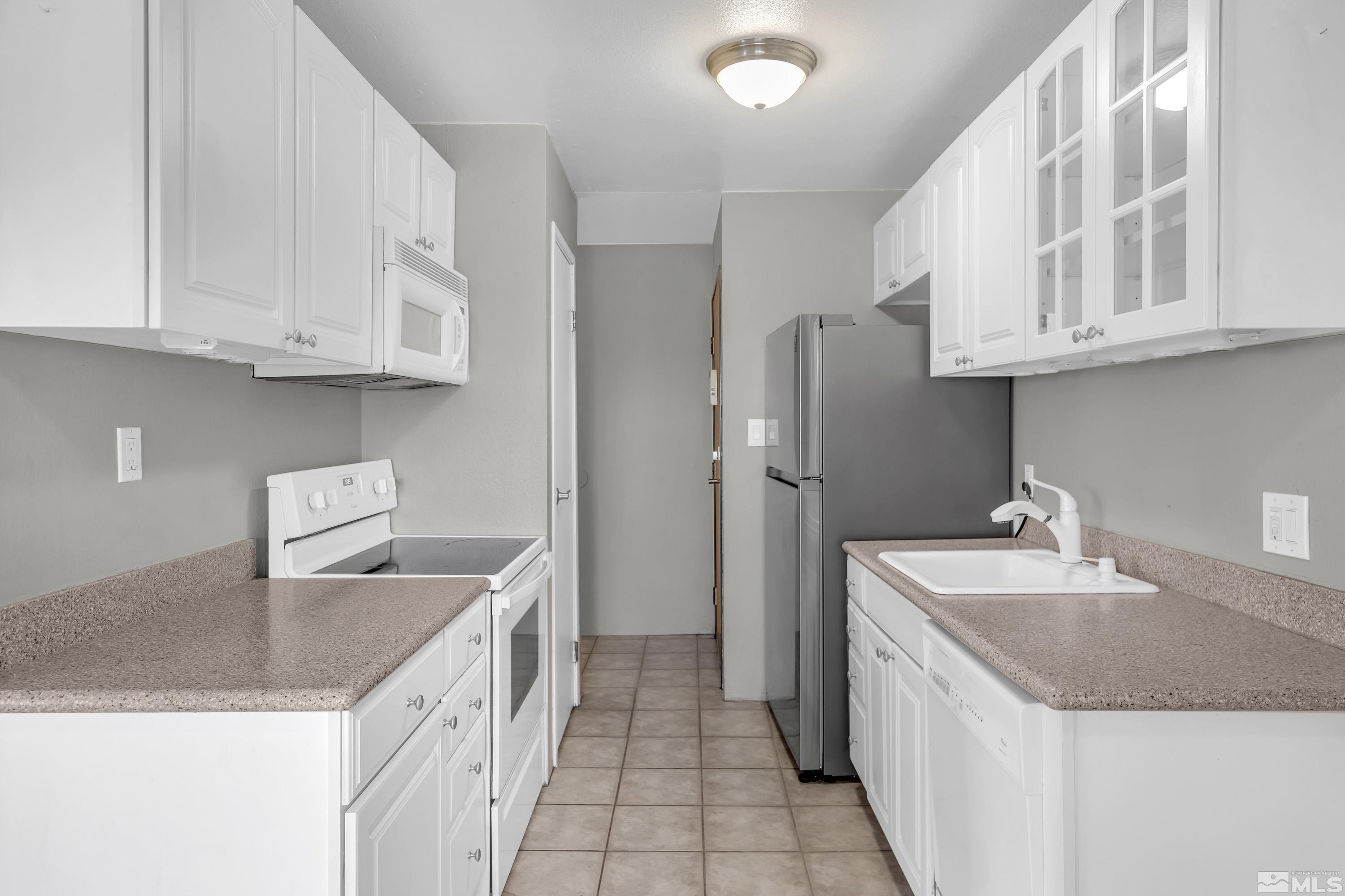 Photo #11: 240015446 Listing: Photo #11
