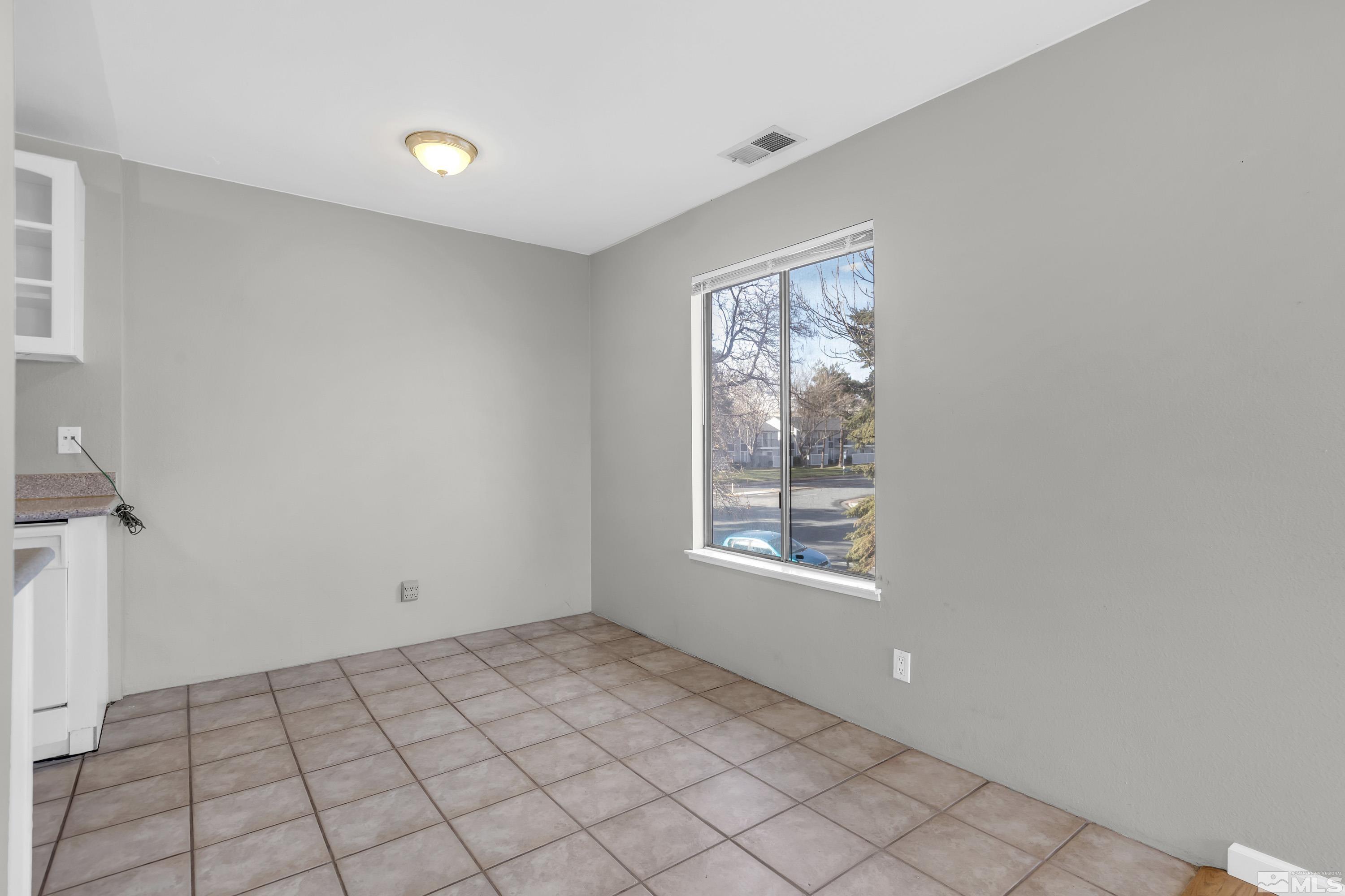 Photo #13: 240015446 Listing: Photo #13