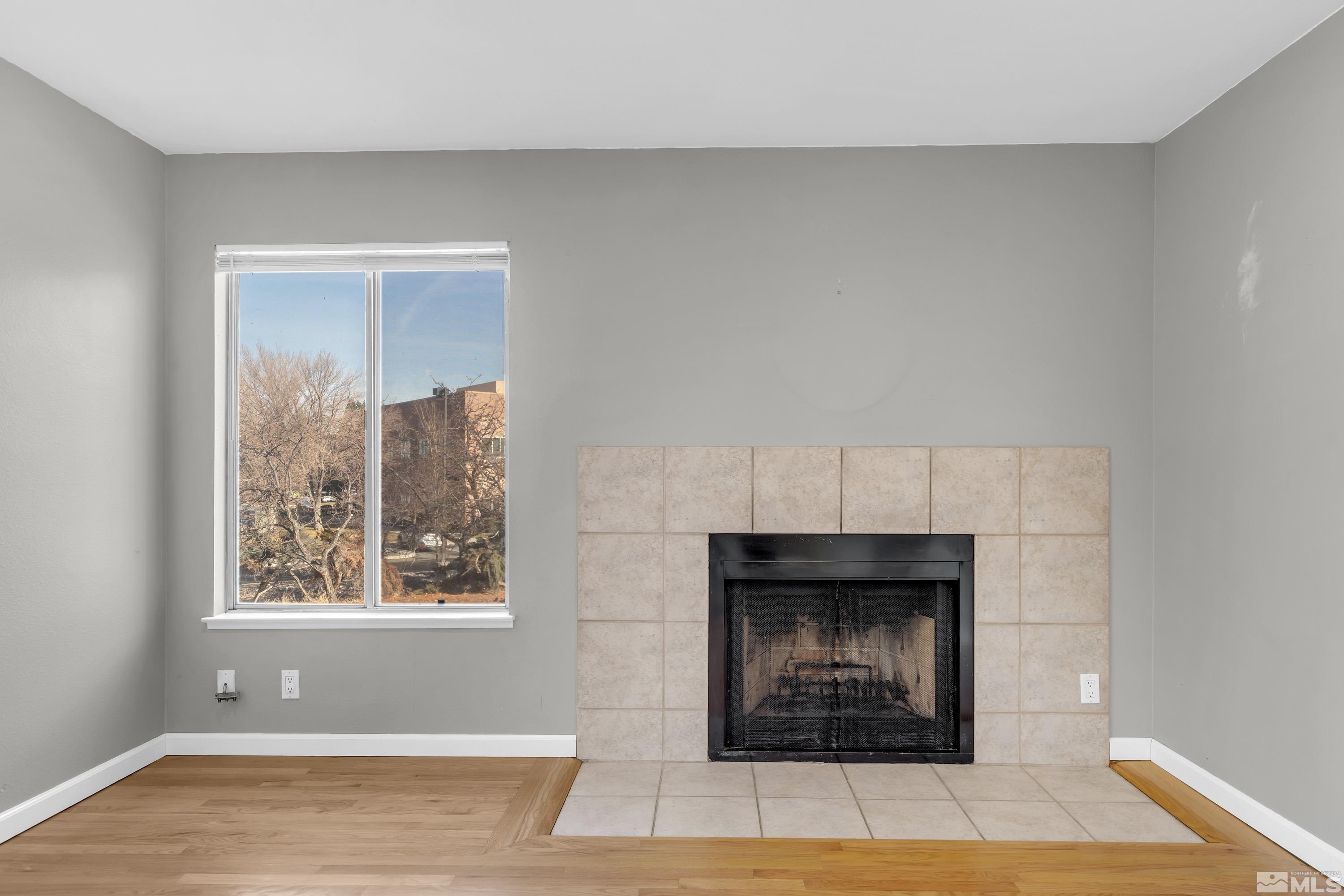 Photo #6: 240015446 Listing: Photo #6