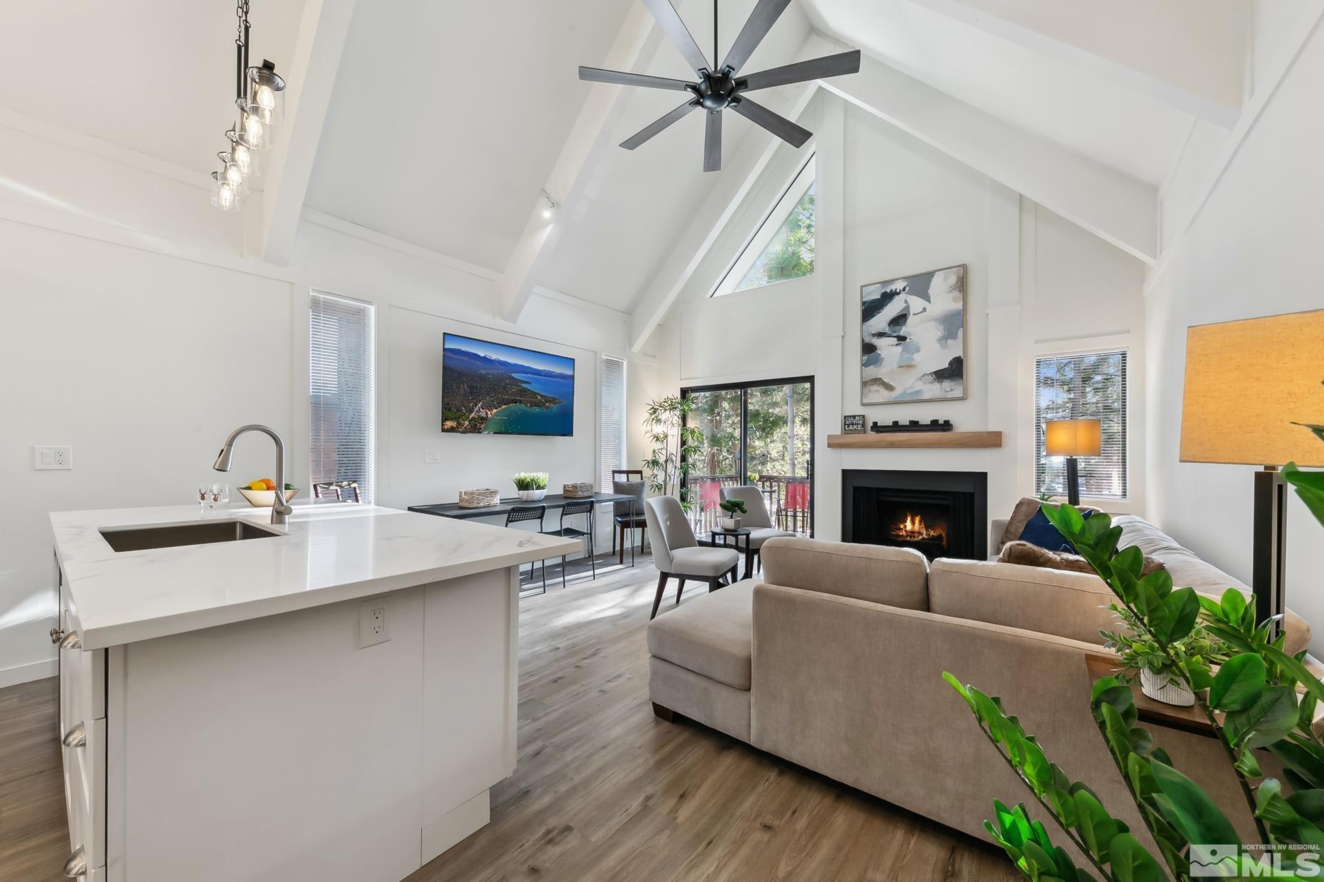 Photo #2: 240015467 Listing 