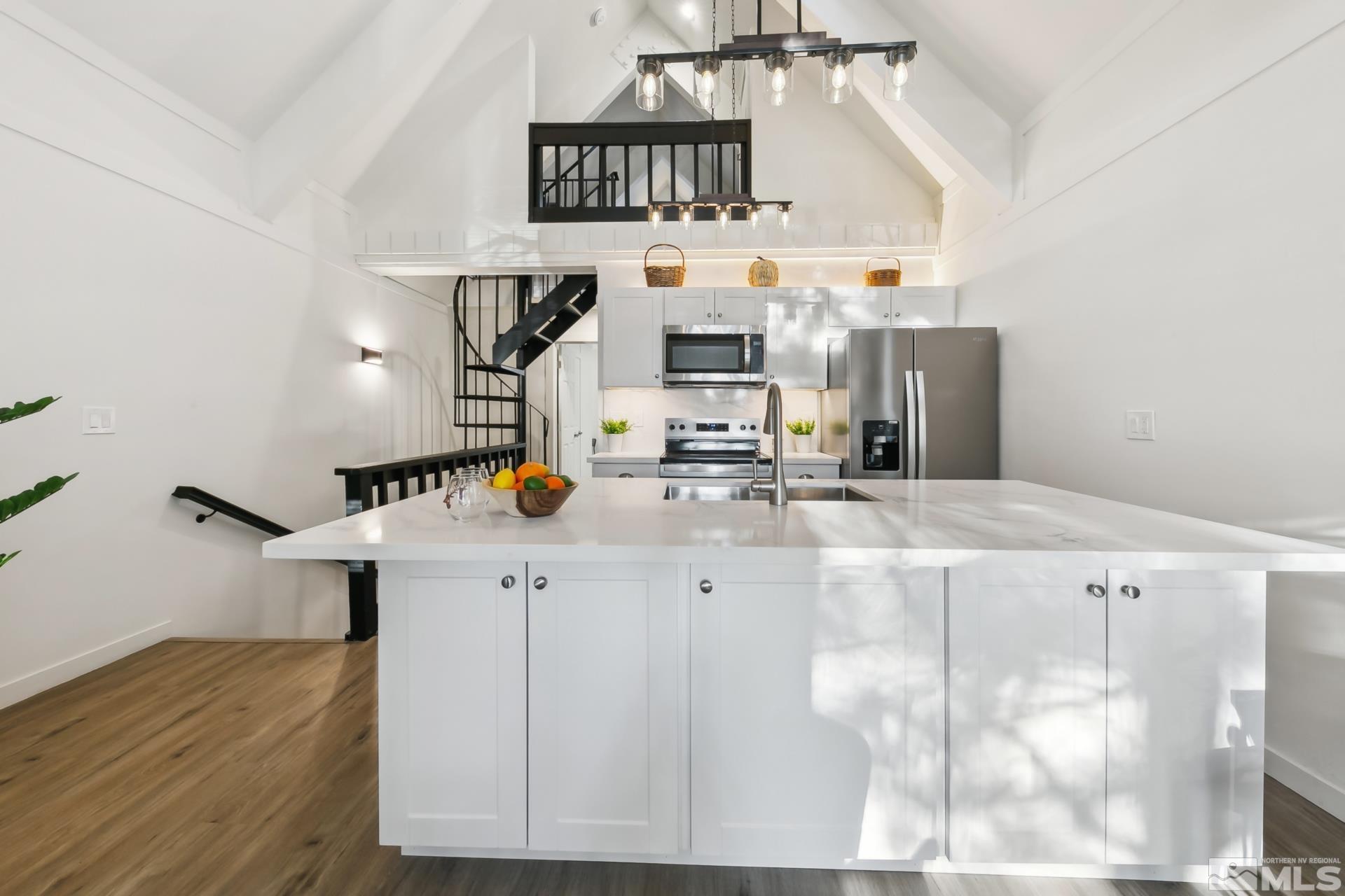 Photo #4: 240015467 Listing 