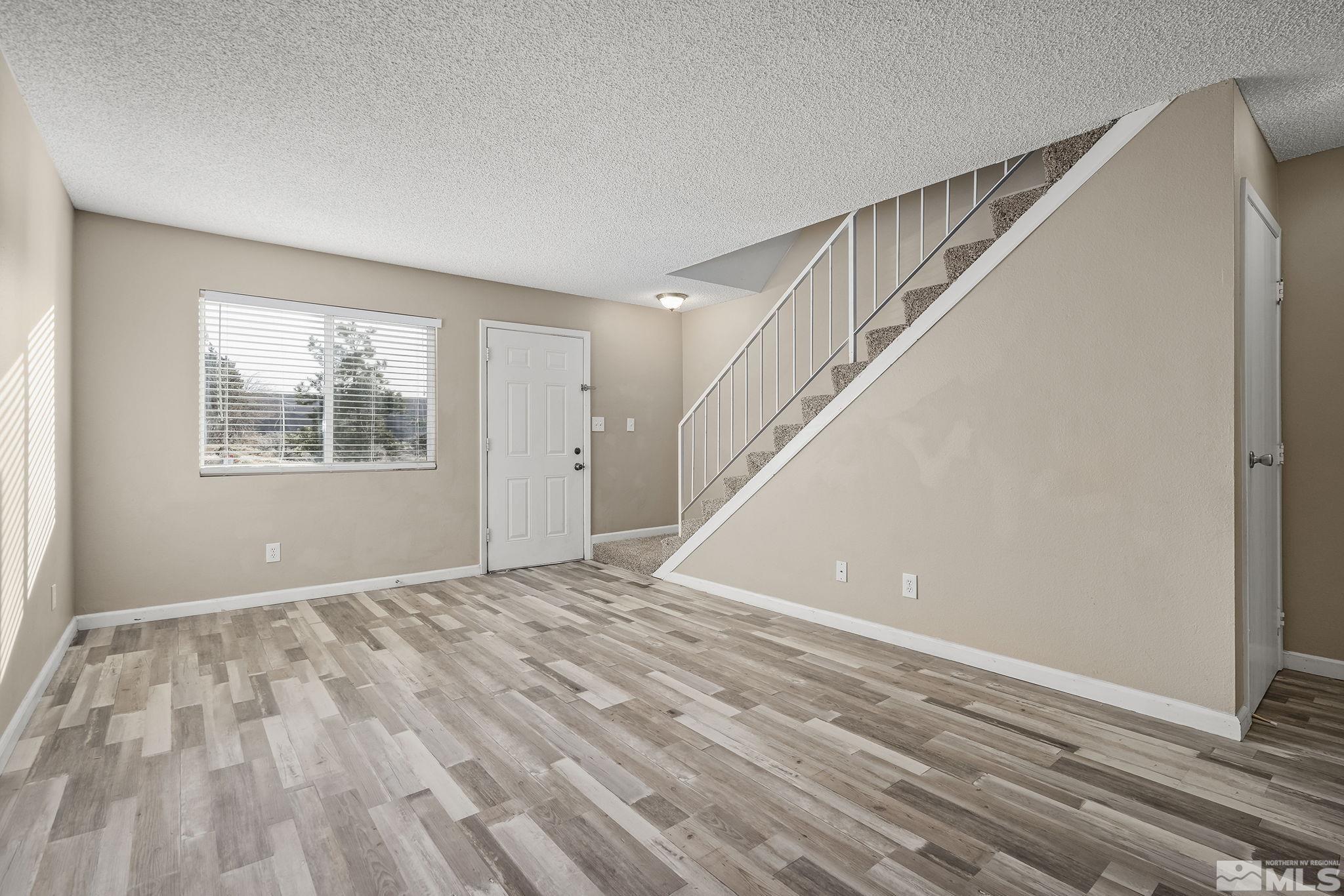Photo #4: 240015469 Listing 
