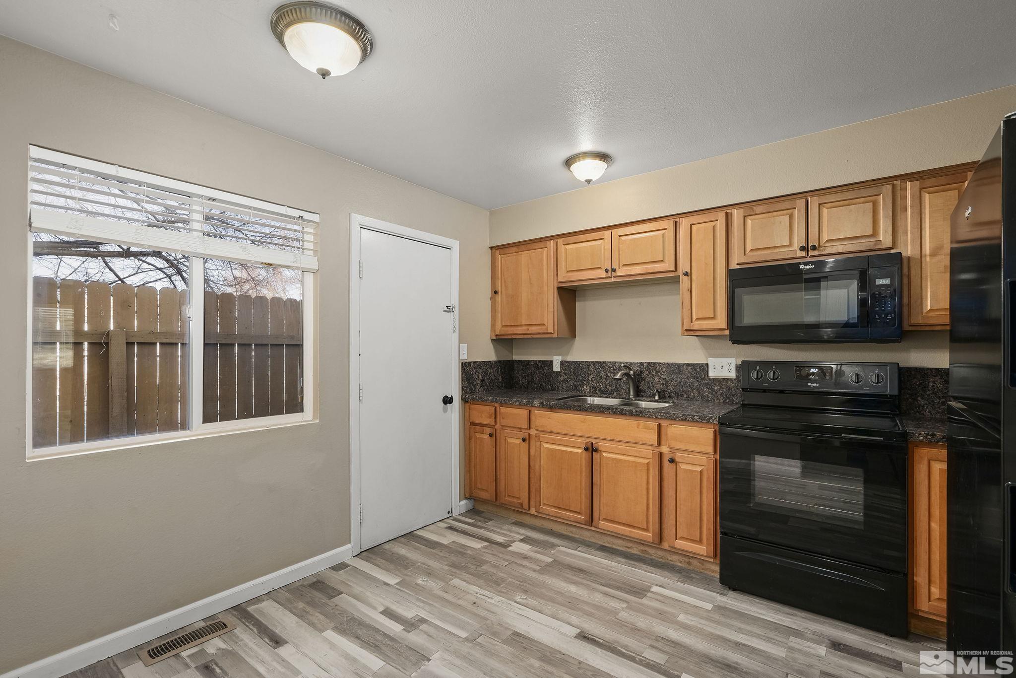 Photo #6: 240015469 Listing 