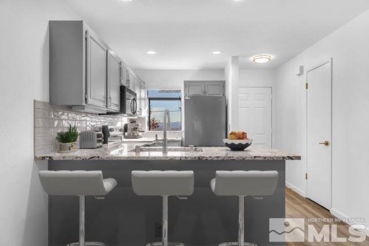 Photo #2: 240015491 Listing 