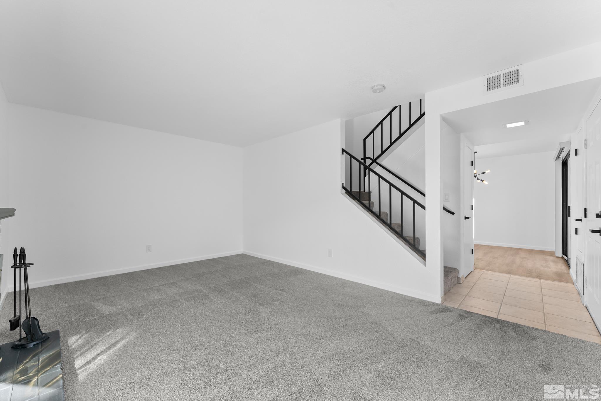Photo #4: 240015600 Listing 