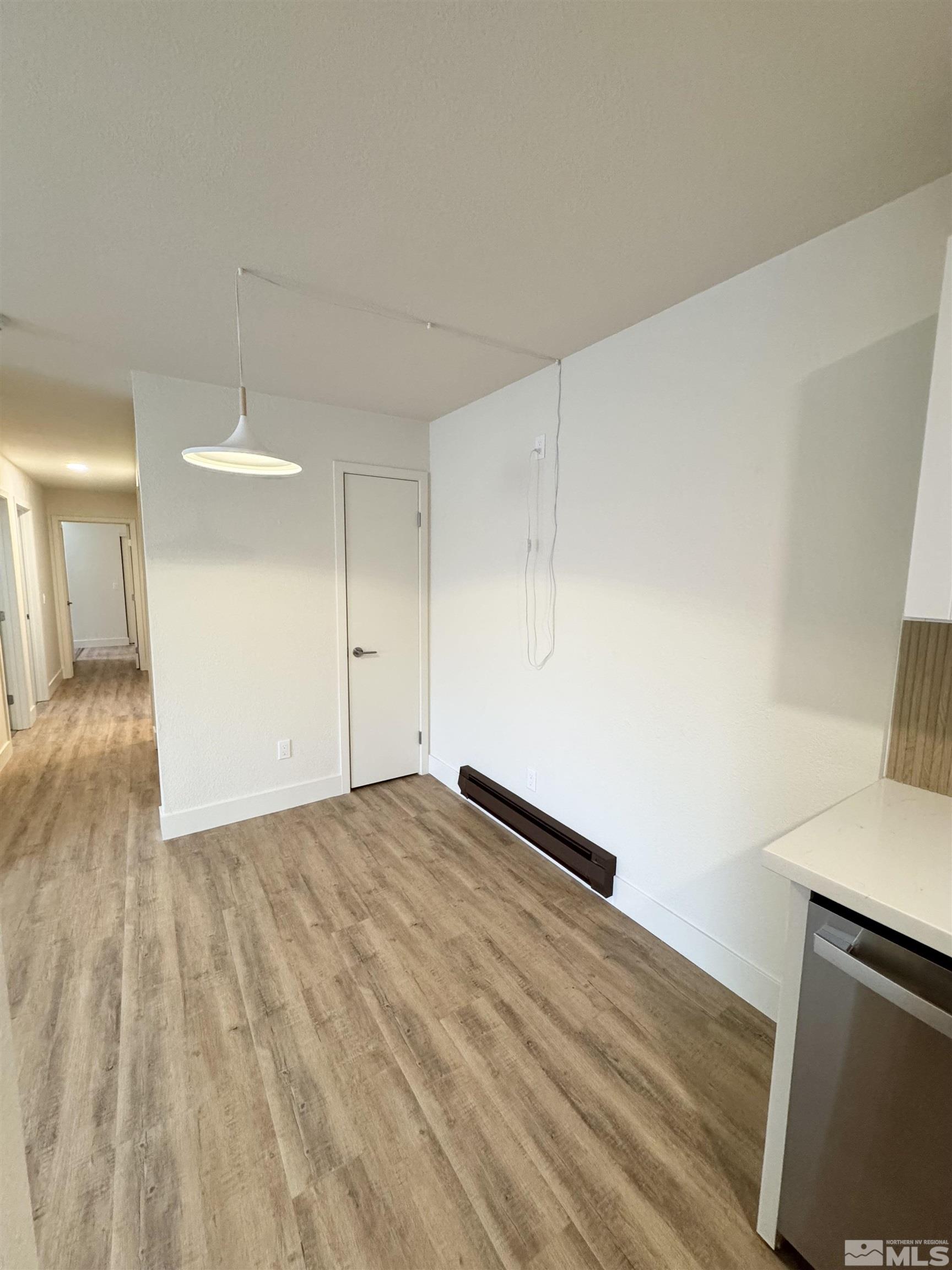 Photo #4: 240015609 Listing: Photo #4
