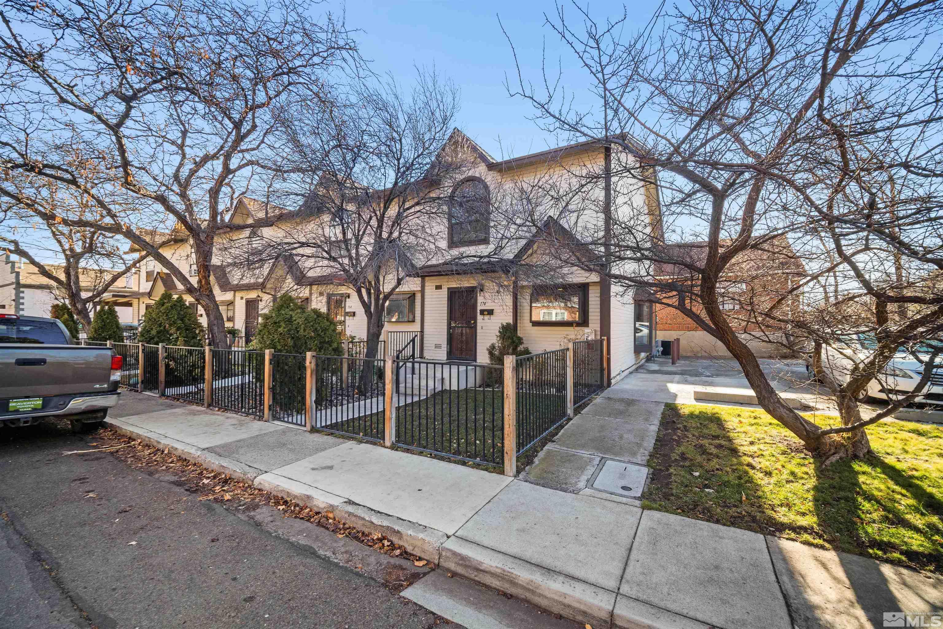 Photo #2: 250000023 Listing 