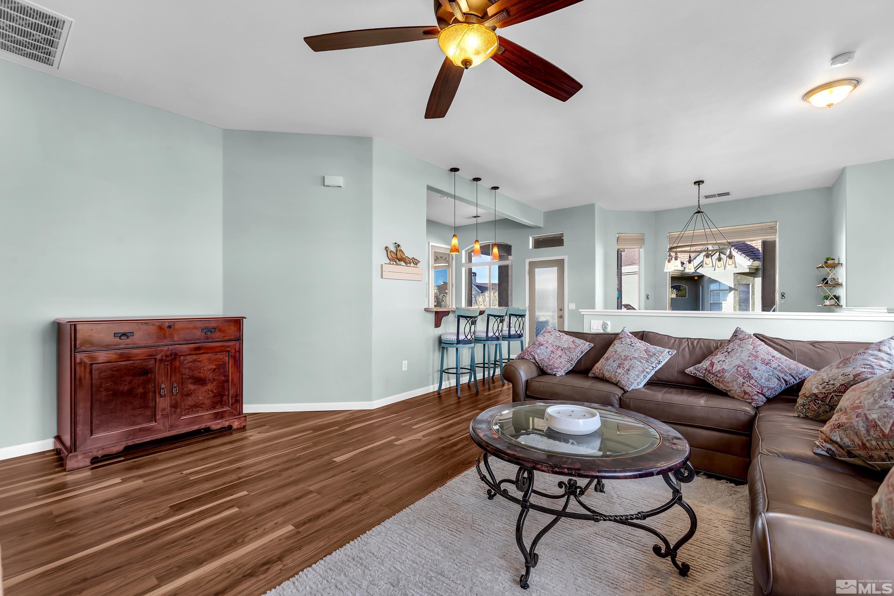 Photo #5: 250000072 Listing 