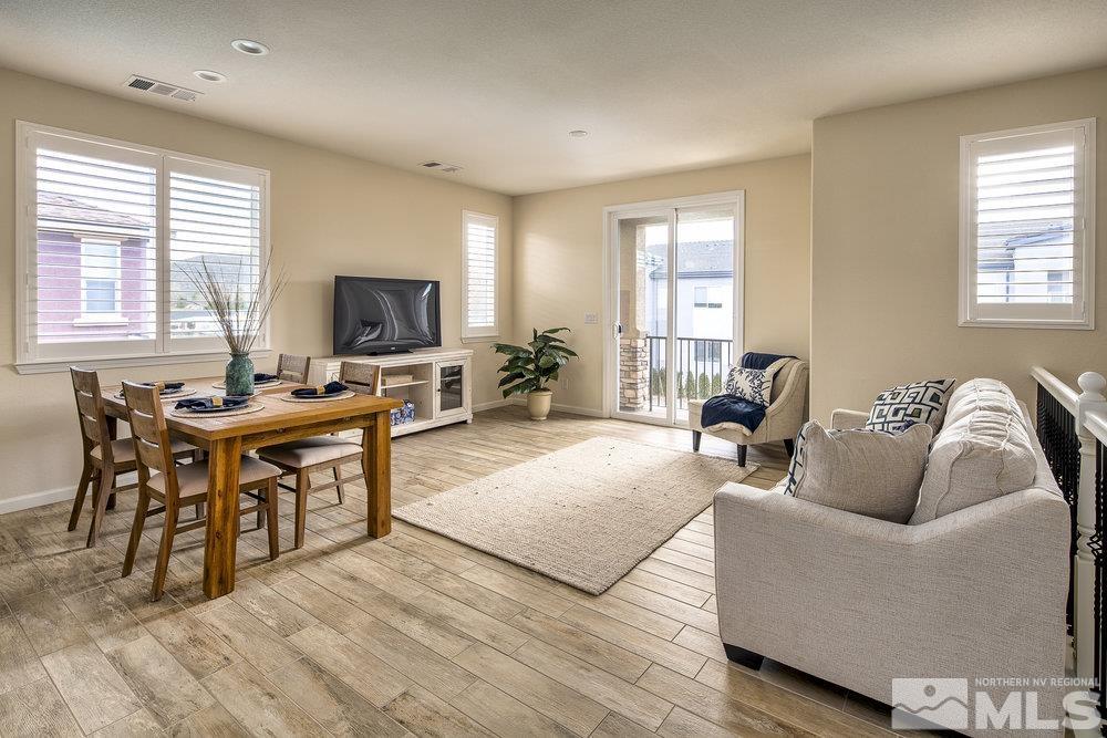 Photo #3: 250000123 Listing 