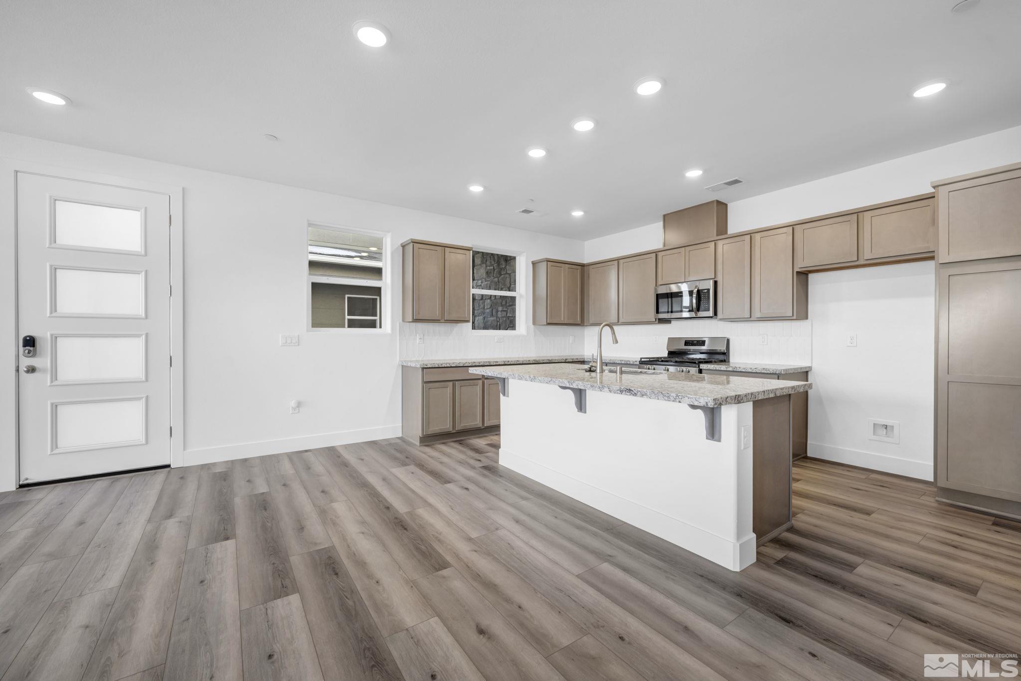 Photo #5: 250000134 Listing 