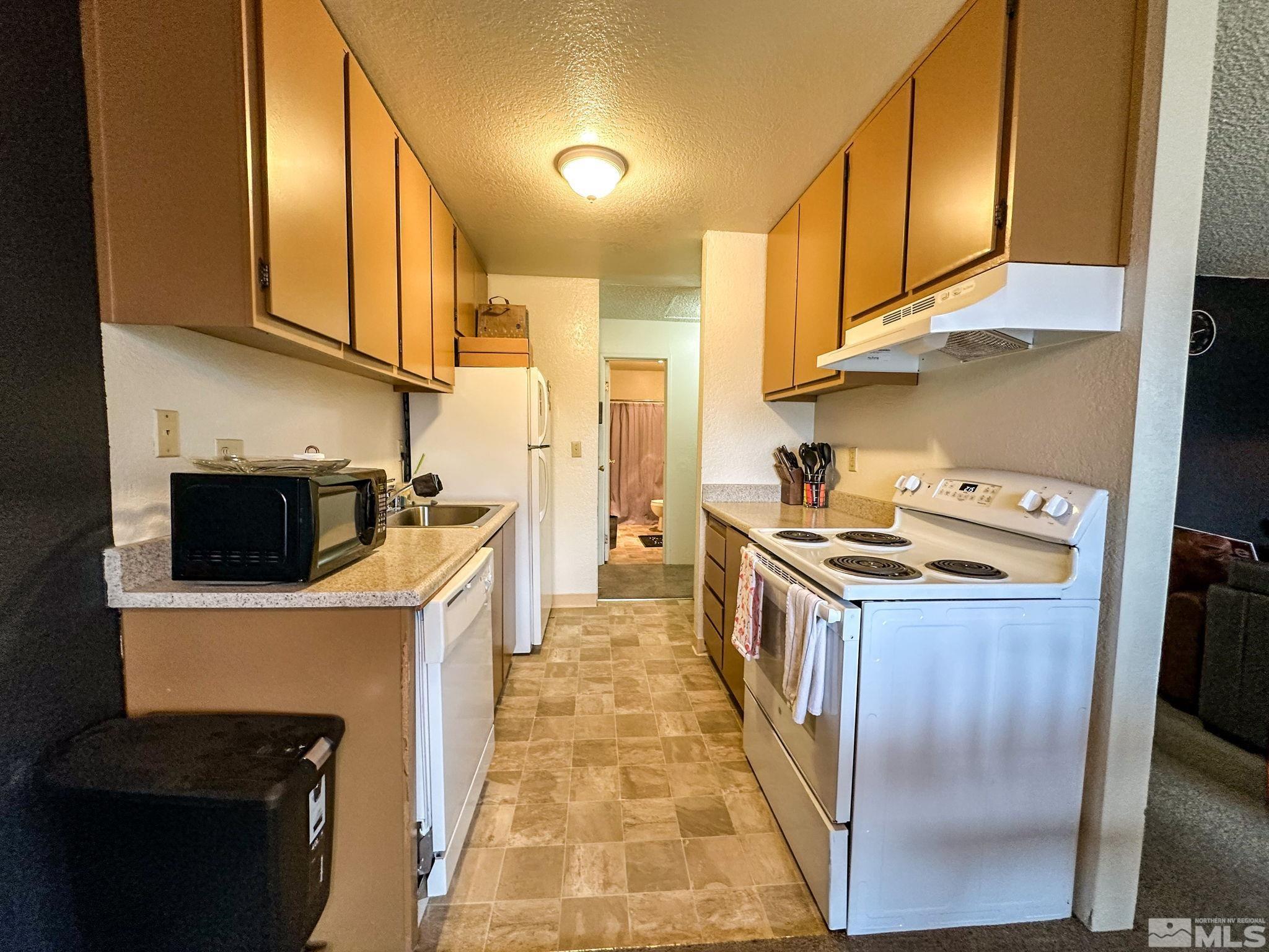 Photo #2: 250000143 Listing 