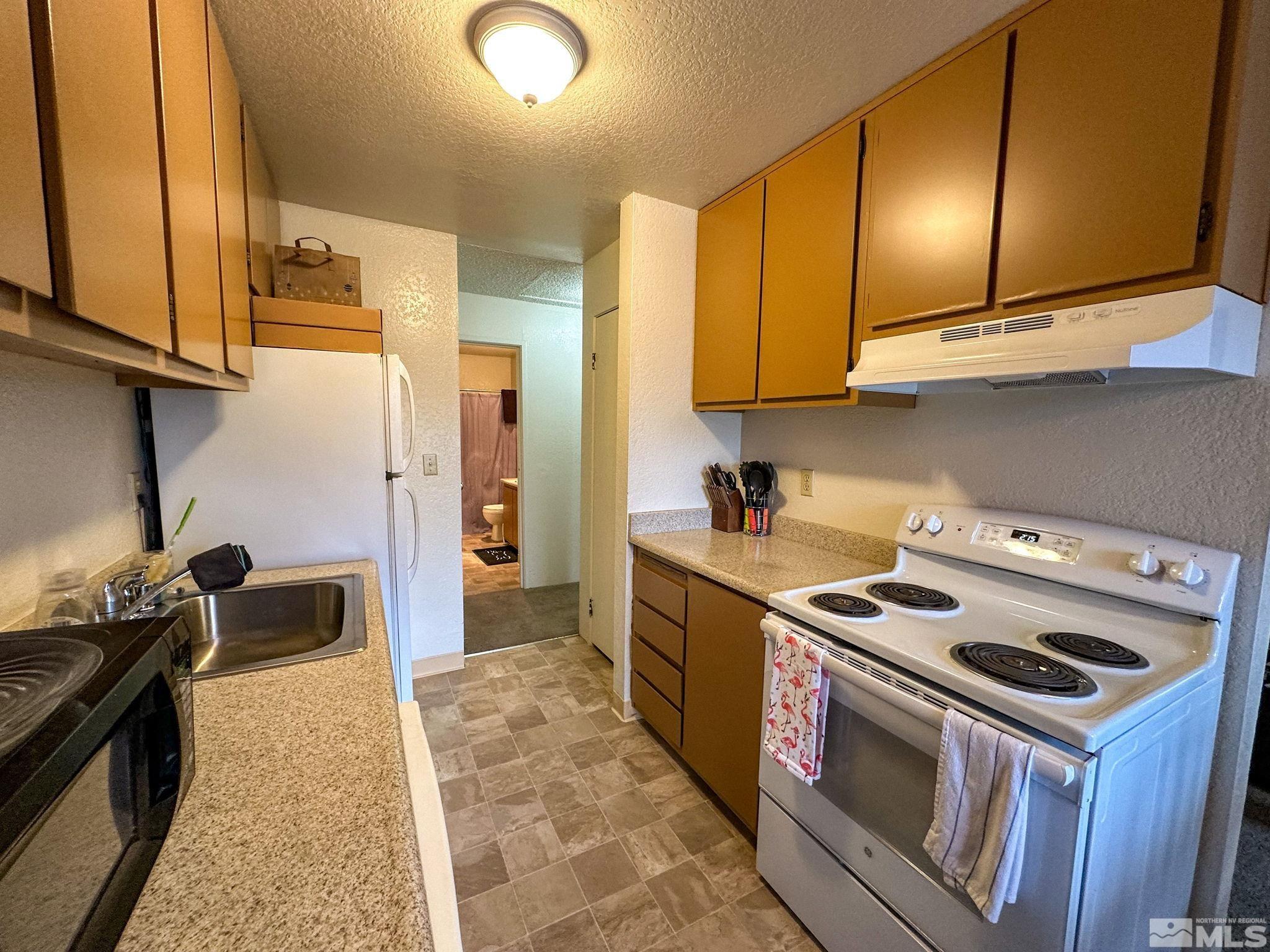Photo #3: 250000143 Listing 