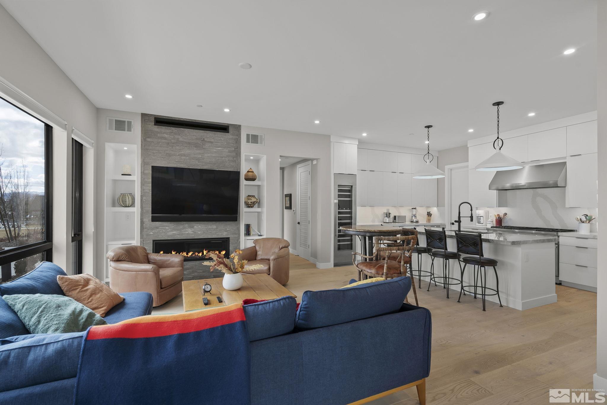 Photo #3: 250000206 Listing 