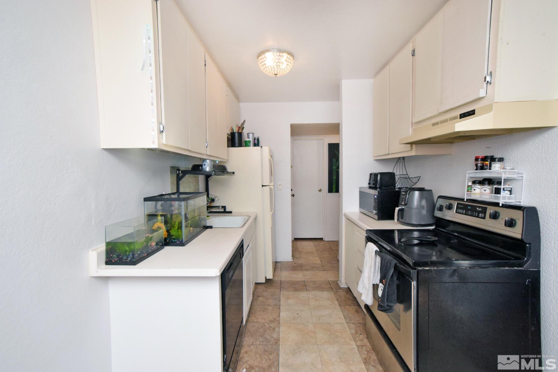 Photo #2: 250000215 Listing 