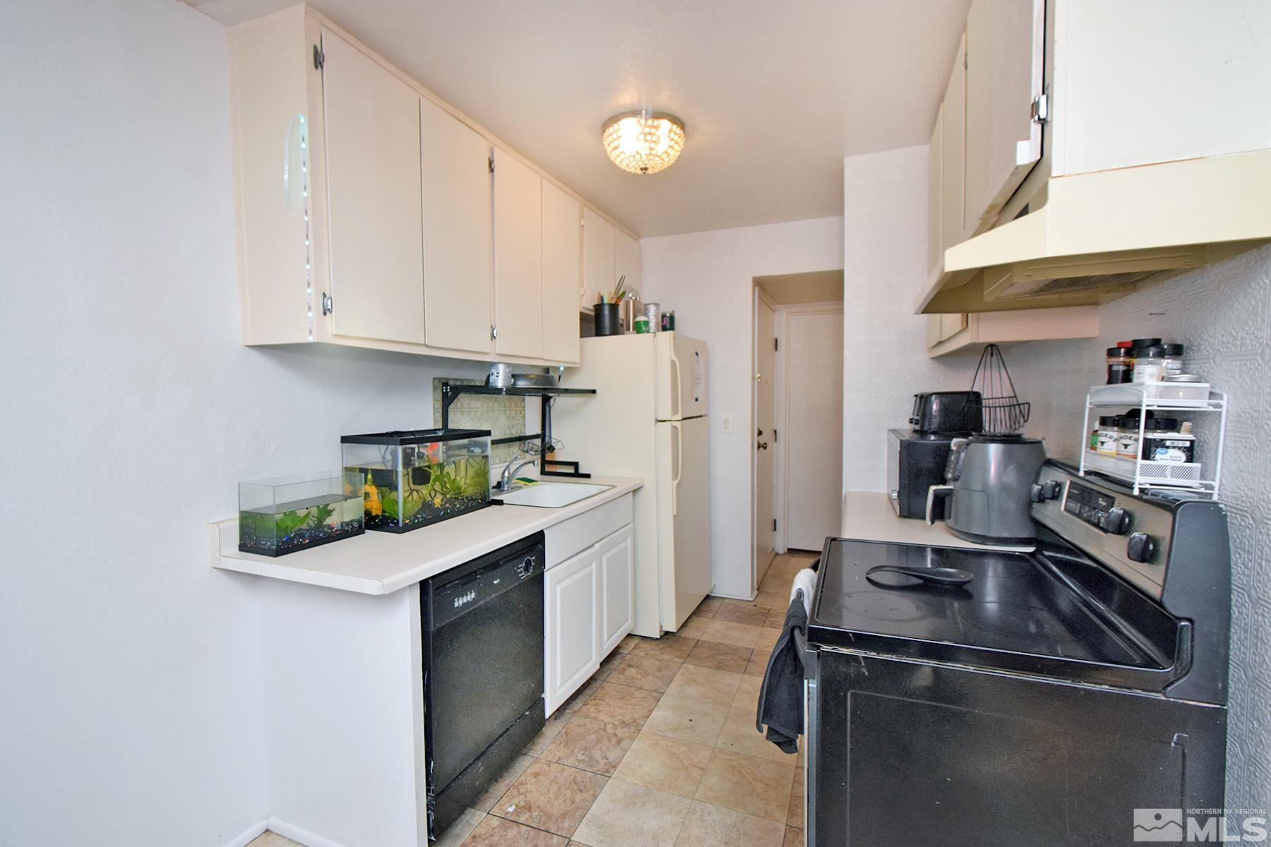 Photo #3: 250000215 Listing 