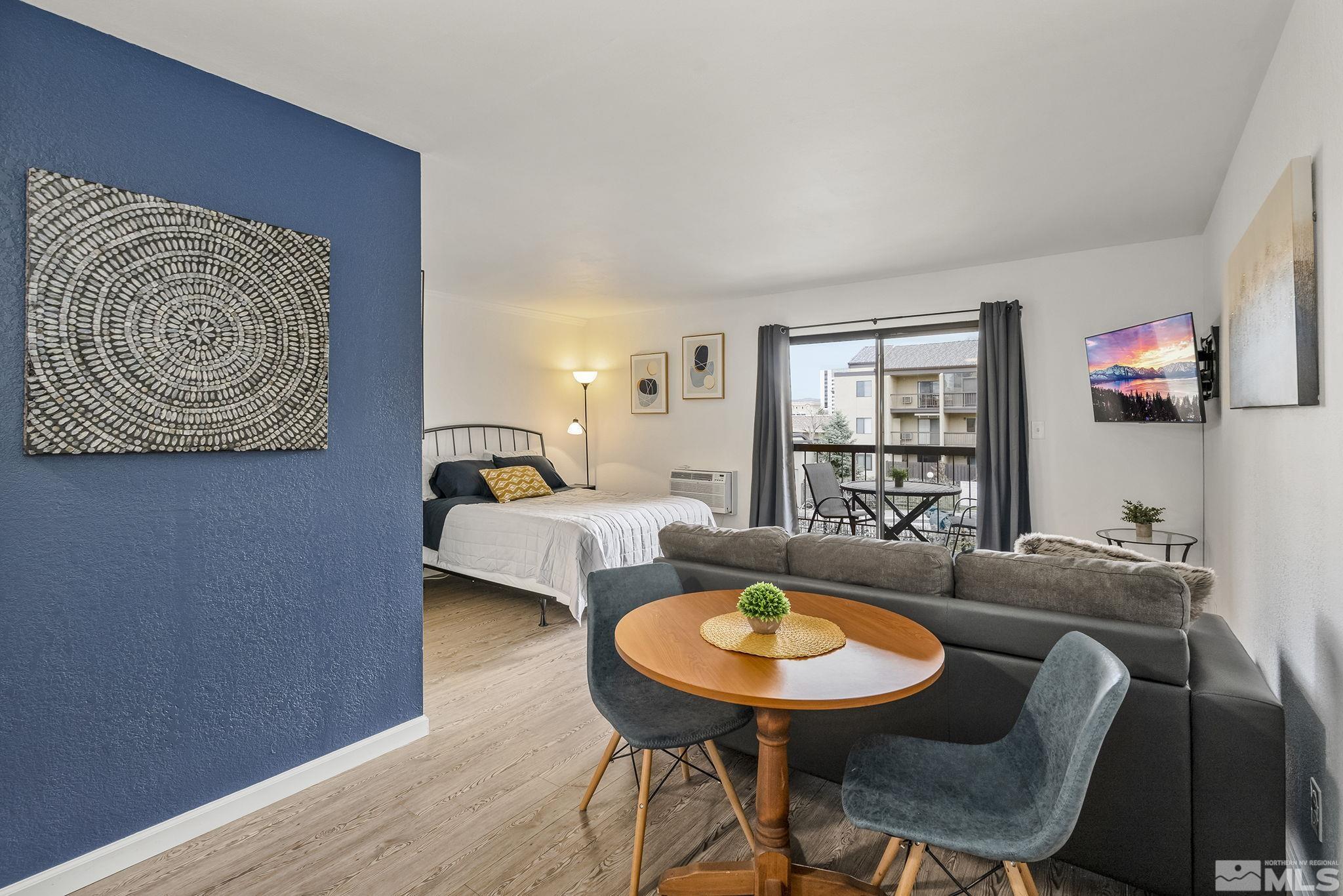 Photo #3: 250000216 Listing 