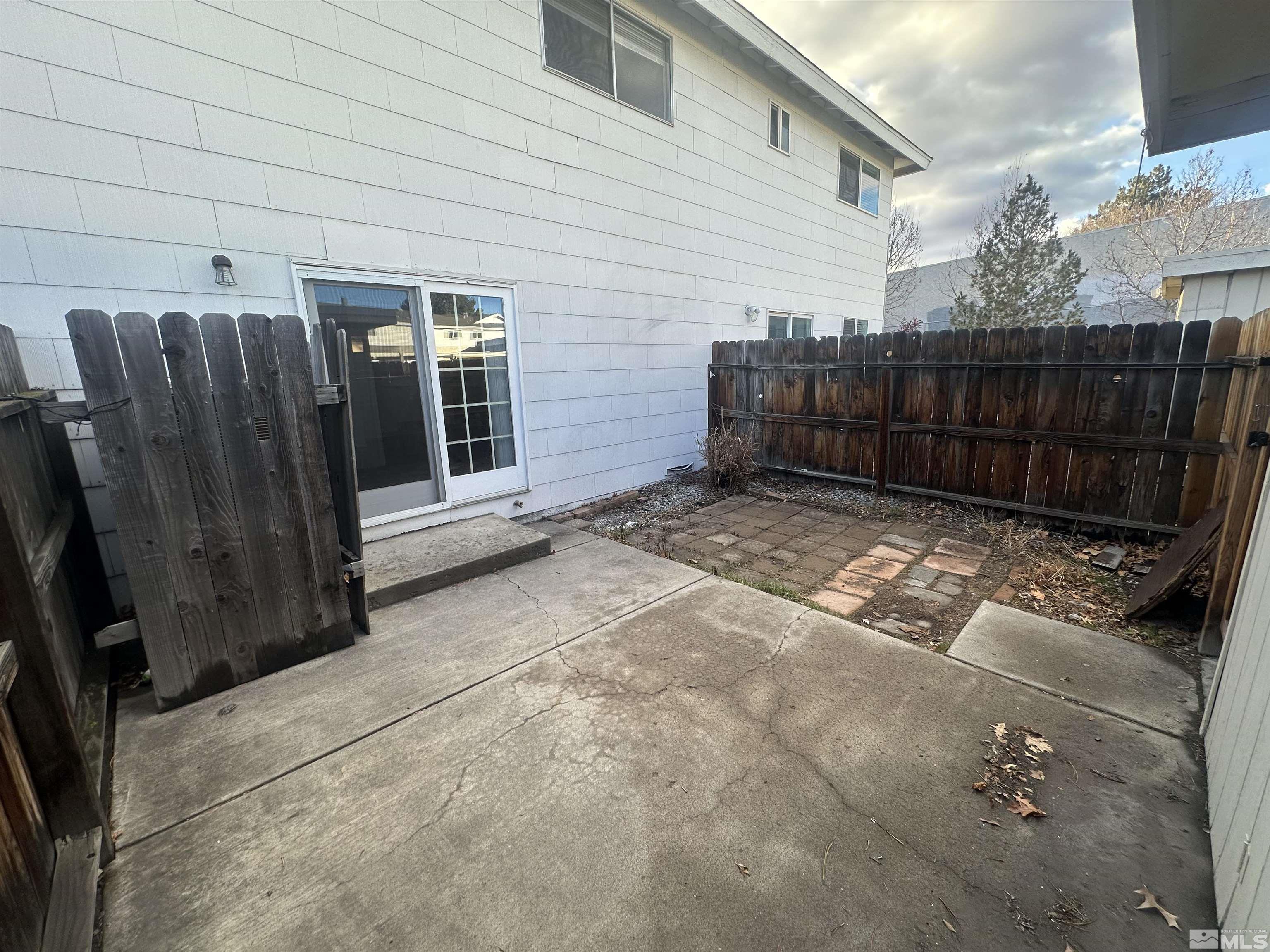 Photo #5: 250000239 Listing 