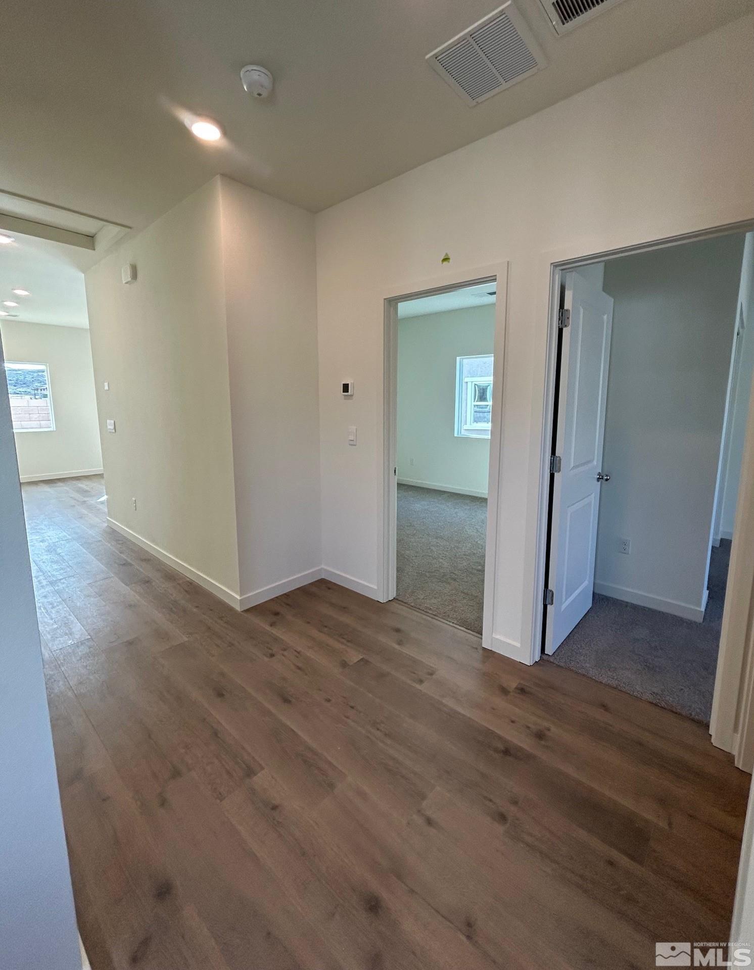 Photo #4: 250000340 Listing 