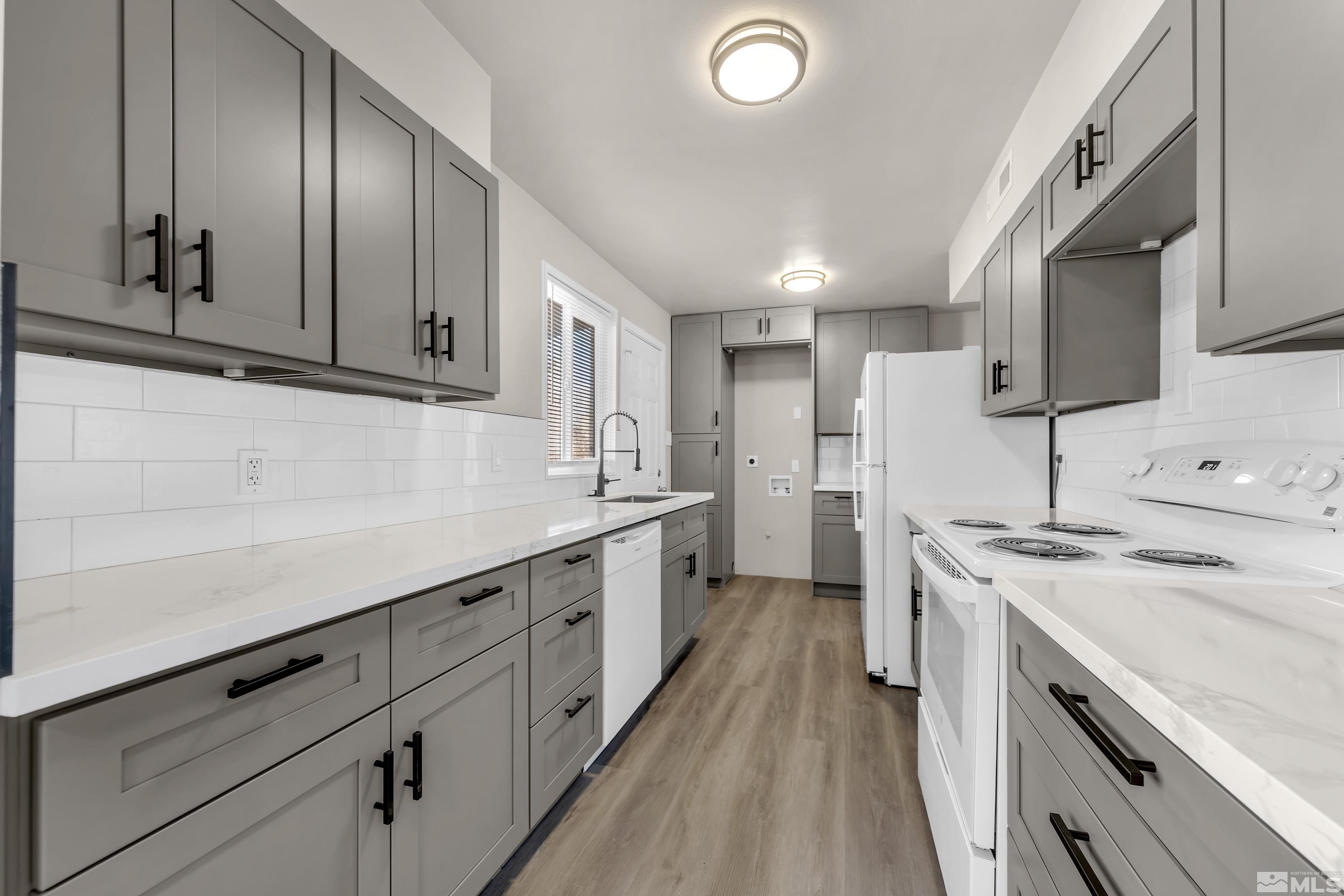 Photo #3: 250000562 Listing 