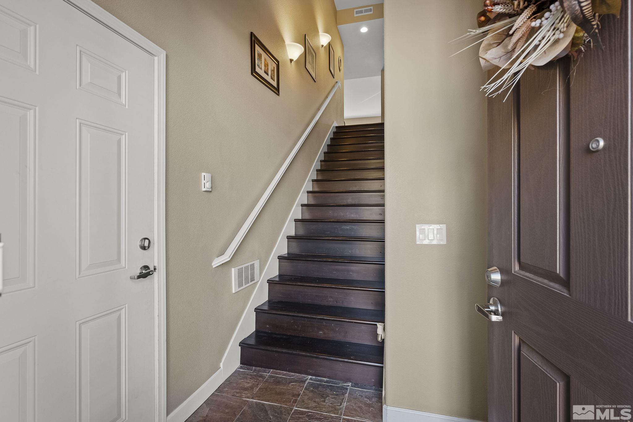 Photo #3: 250000570 Listing 