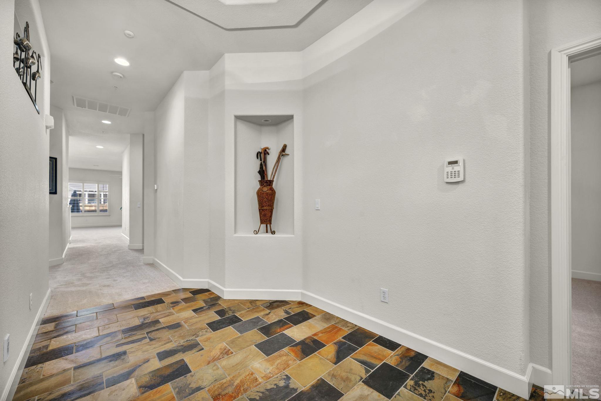 Photo #4: 250000638 Listing 