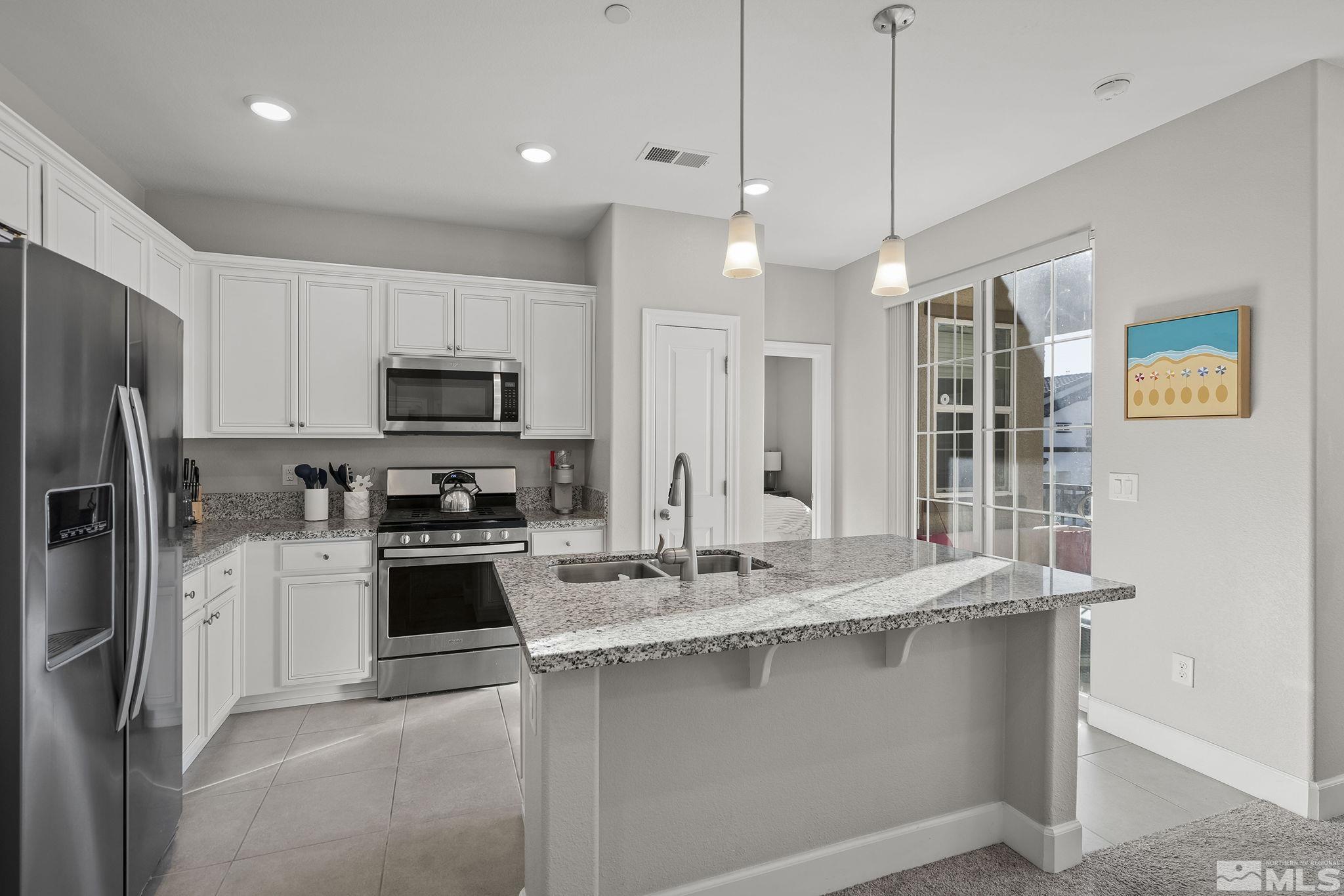 Photo #4: 250000660 Listing 