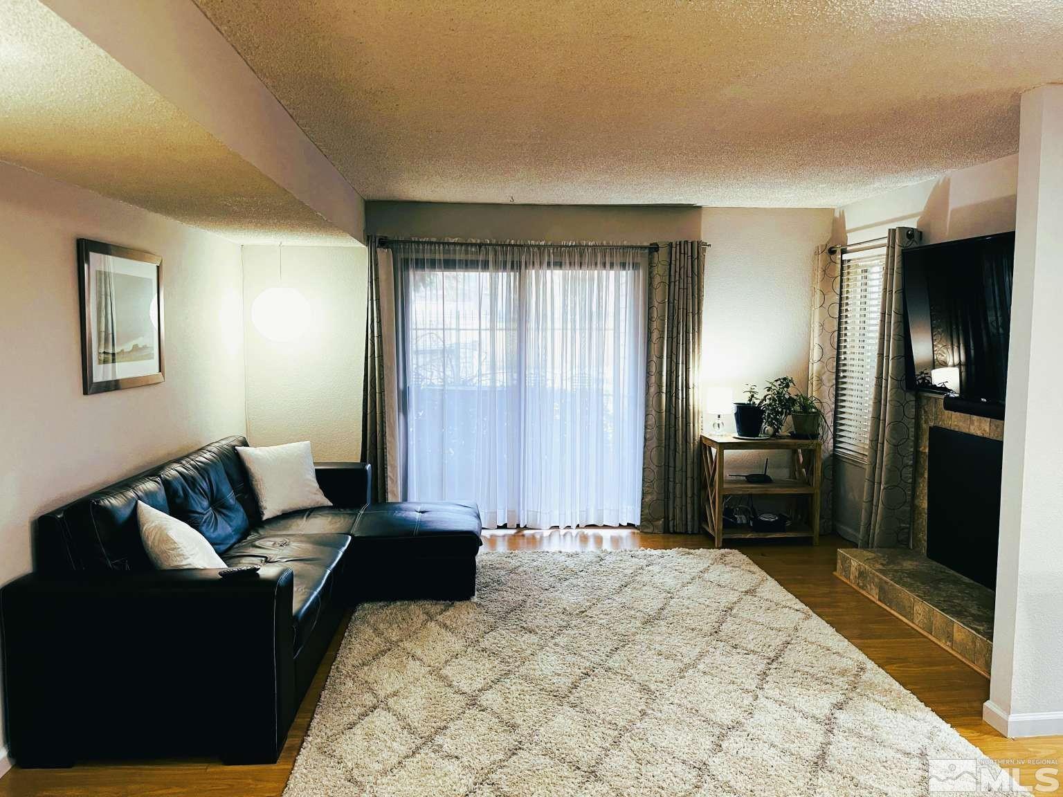 Photo #3: 250000667 Listing 