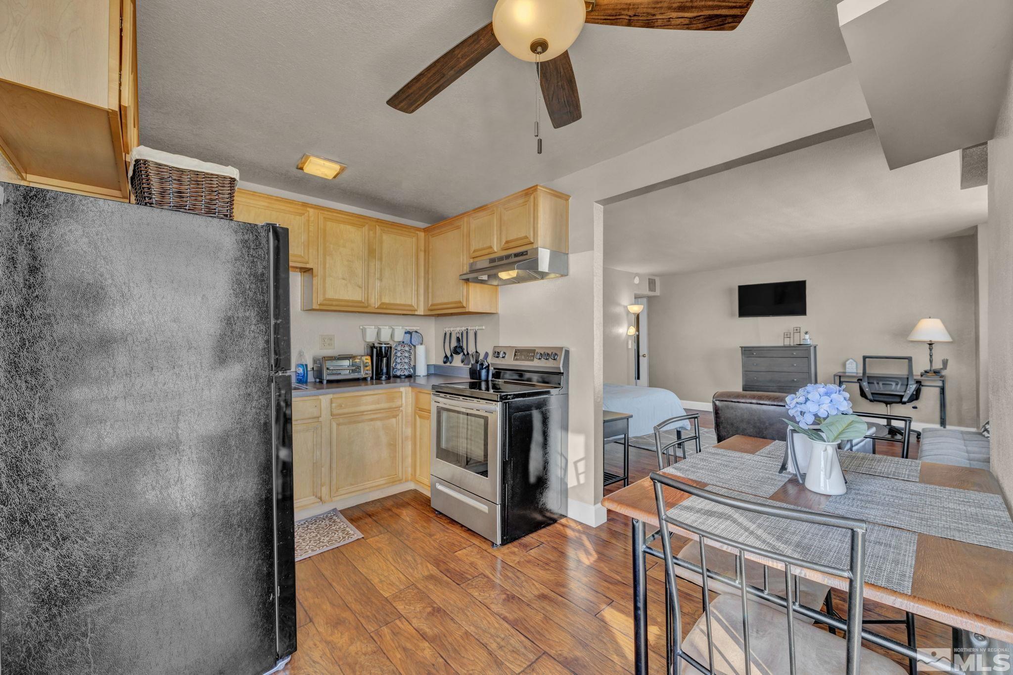 Photo #2: 250000697 Listing 