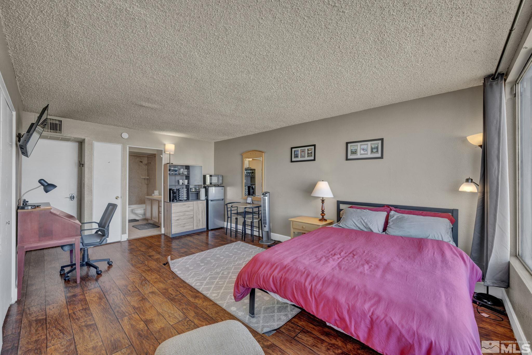Photo #3: 250000697 Listing 